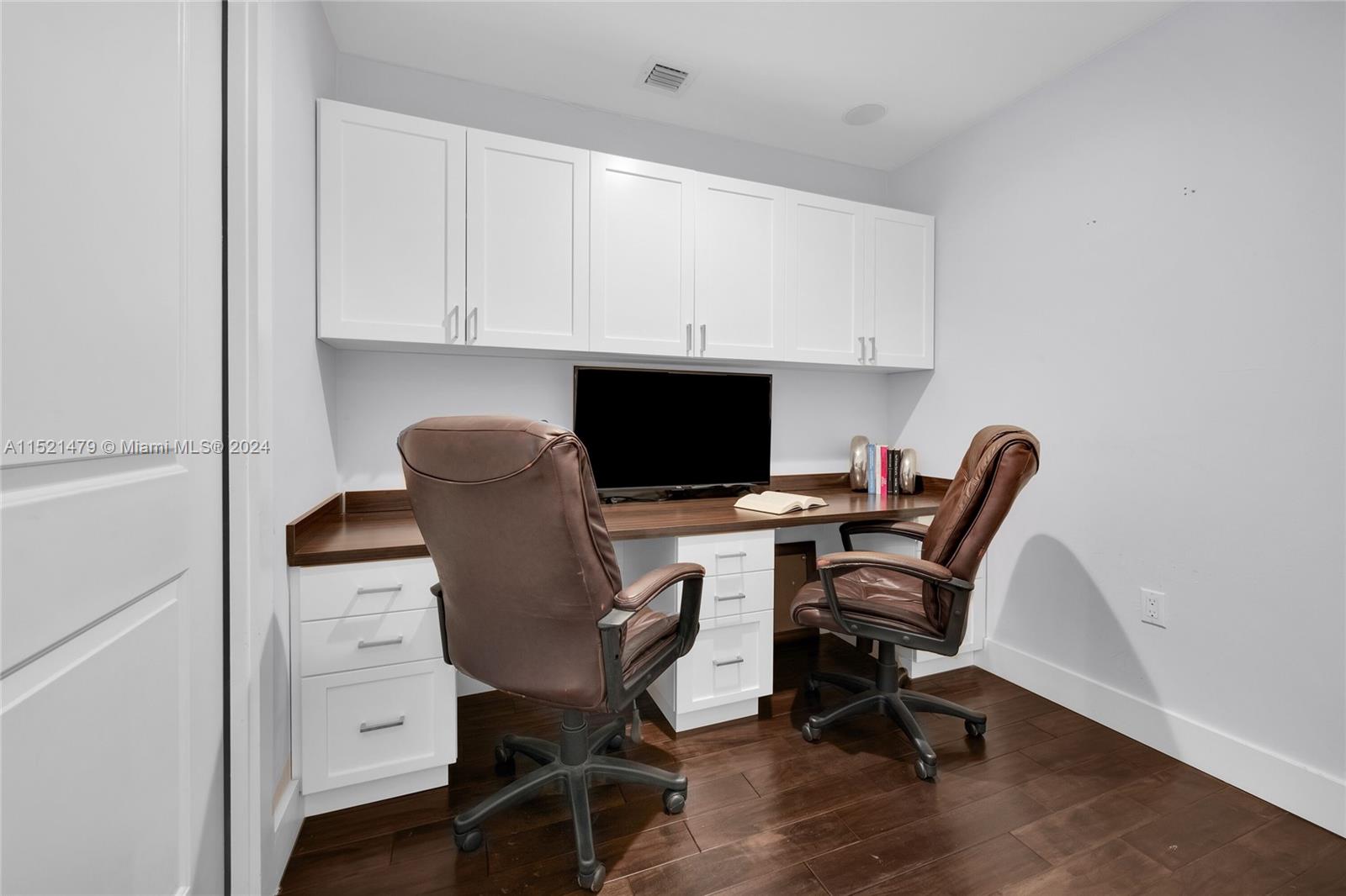 1449 Robbia Ave, Coral Gables, Florida 33146, 4 Bedrooms Bedrooms, ,3 BathroomsBathrooms,Residential,For Sale,1449 Robbia Ave,A11521479