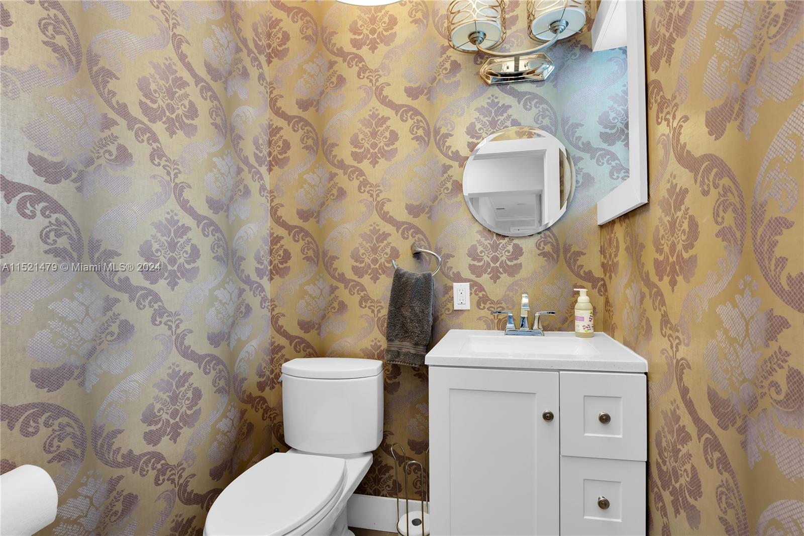 1449 Robbia Ave, Coral Gables, Florida 33146, 4 Bedrooms Bedrooms, ,3 BathroomsBathrooms,Residential,For Sale,1449 Robbia Ave,A11521479