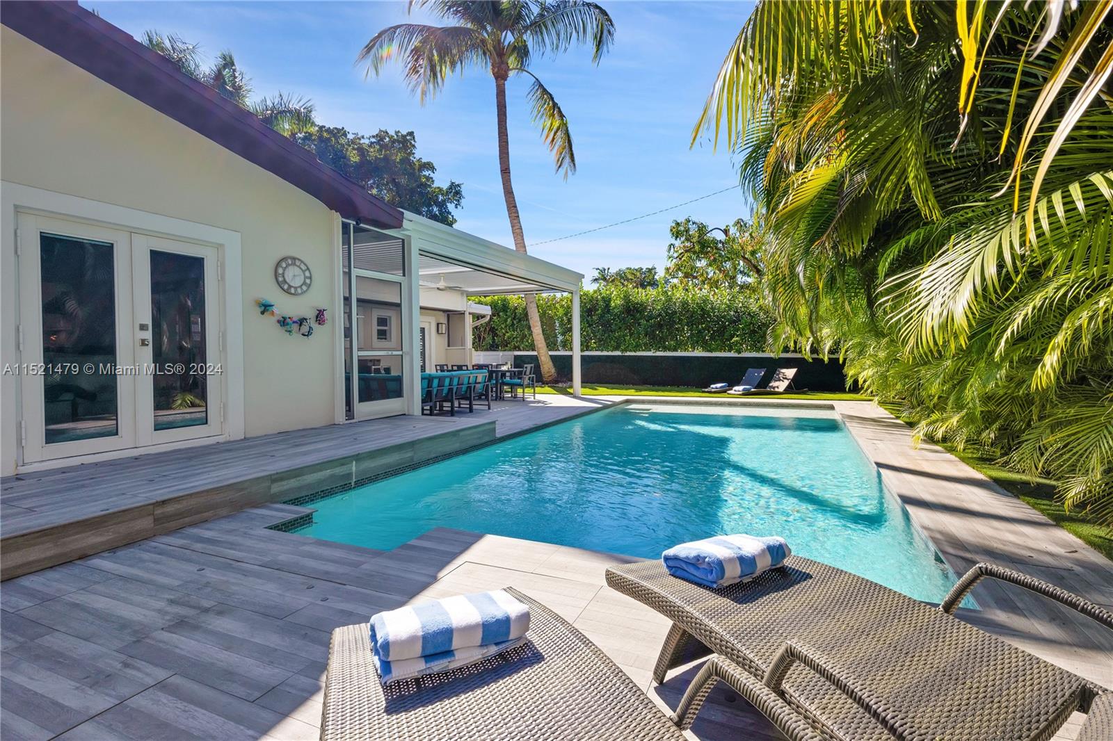 1449 Robbia Ave, Coral Gables, Florida 33146, 4 Bedrooms Bedrooms, ,3 BathroomsBathrooms,Residential,For Sale,1449 Robbia Ave,A11521479