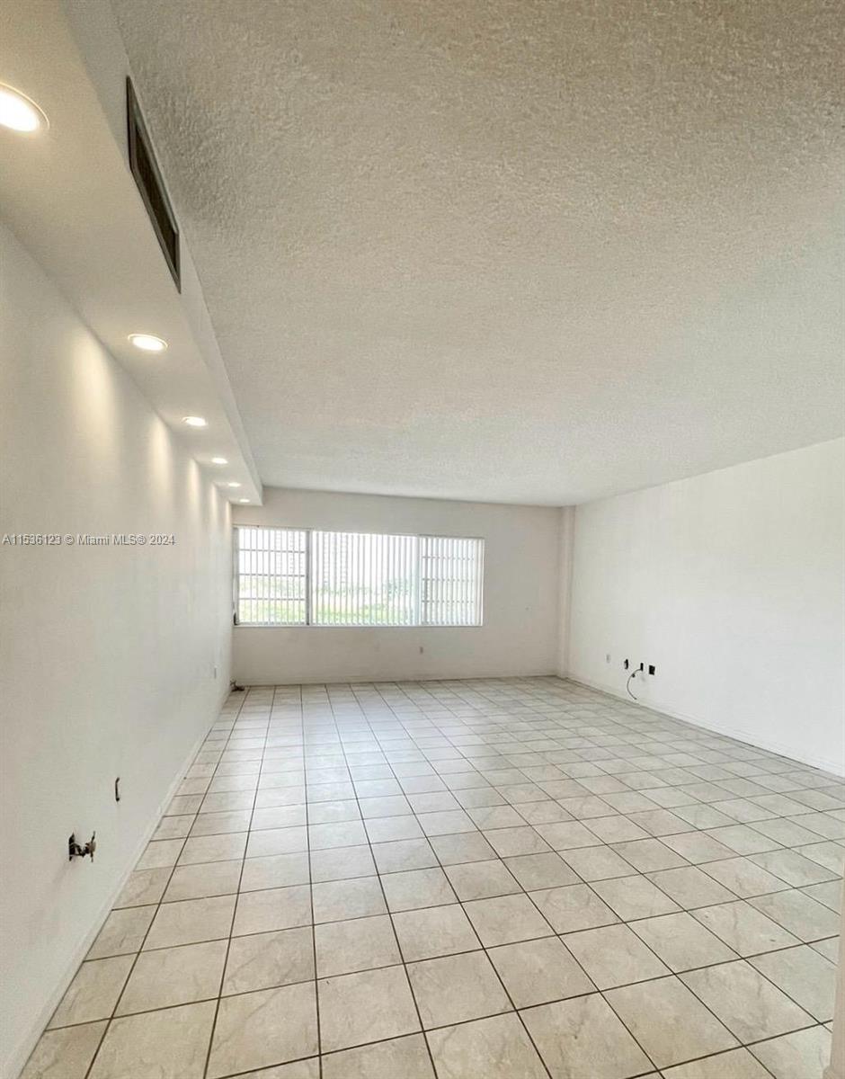 1700 NE 105th St 512, Miami Shores, Florida 33138, 2 Bedrooms Bedrooms, ,2 BathroomsBathrooms,Residentiallease,For Rent,1700 NE 105th St 512,A11536123