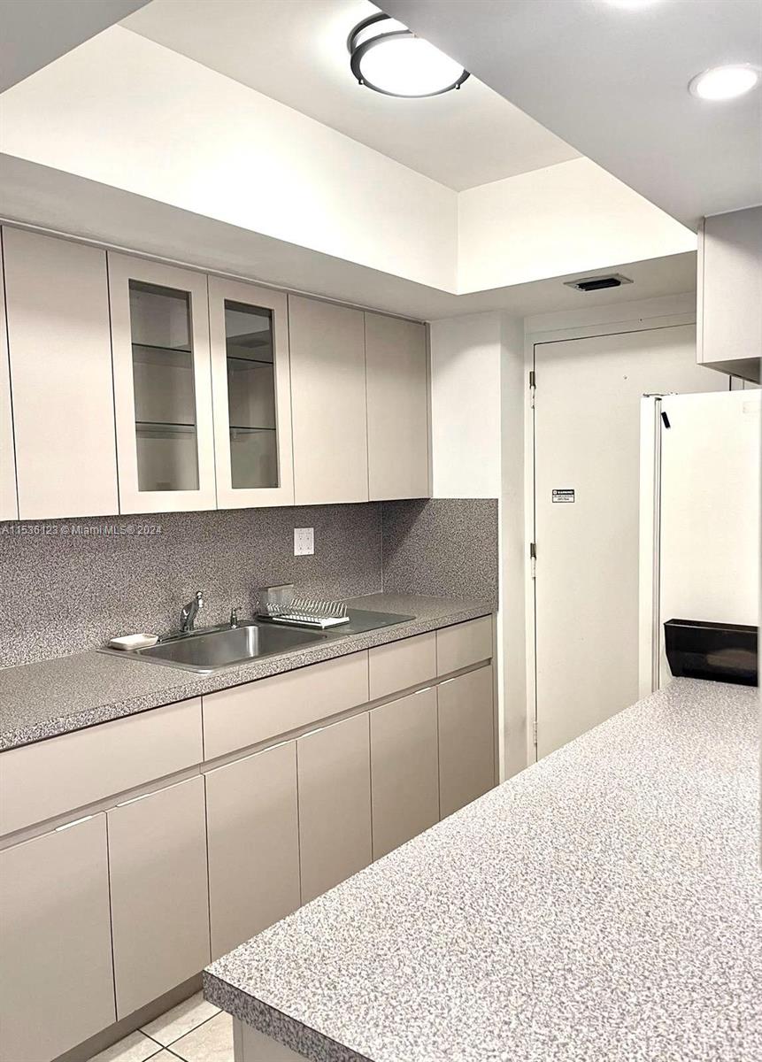 1700 NE 105th St 512, Miami Shores, Florida 33138, 2 Bedrooms Bedrooms, ,2 BathroomsBathrooms,Residentiallease,For Rent,1700 NE 105th St 512,A11536123