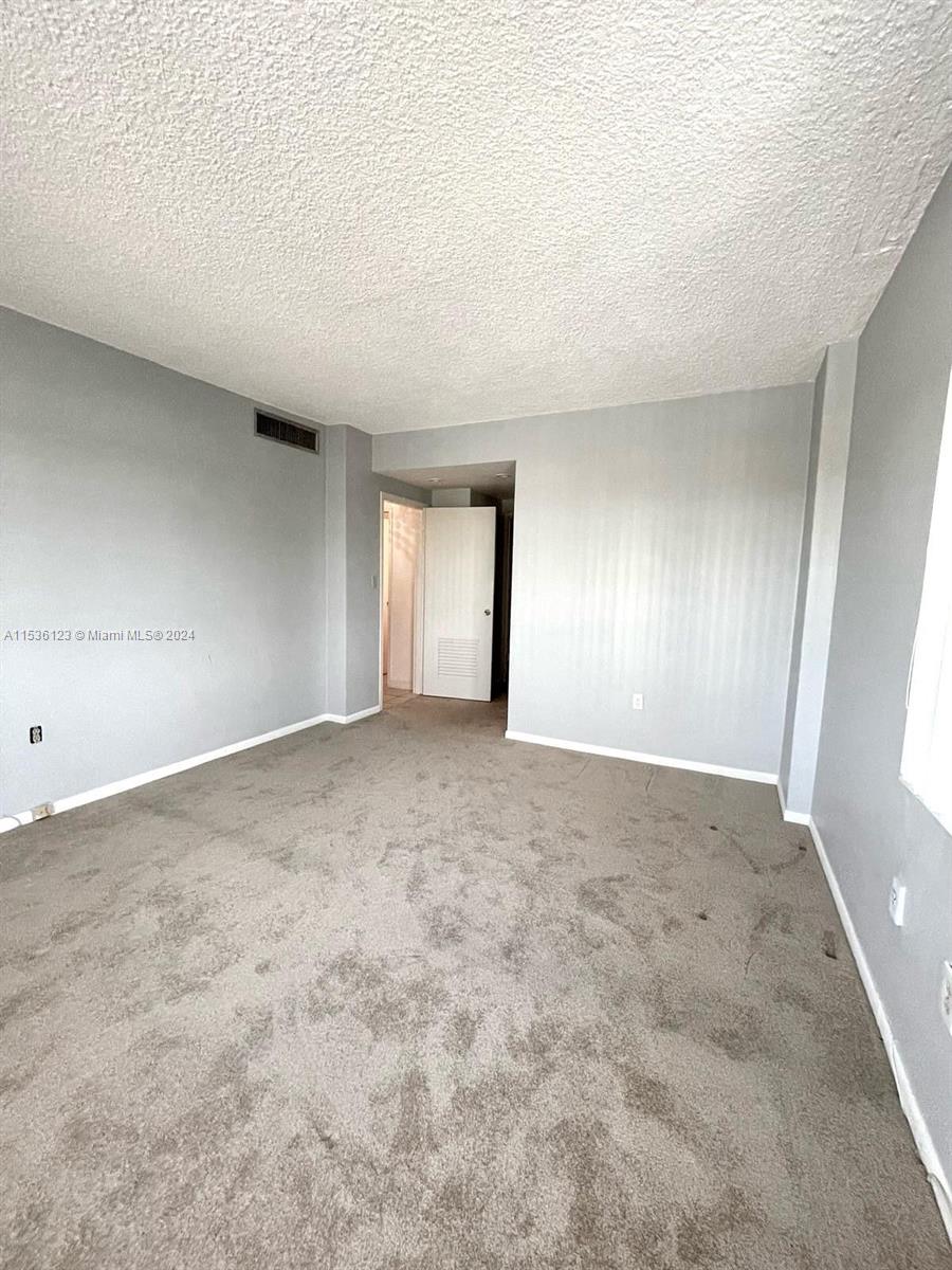 1700 NE 105th St 512, Miami Shores, Florida 33138, 2 Bedrooms Bedrooms, ,2 BathroomsBathrooms,Residentiallease,For Rent,1700 NE 105th St 512,A11536123