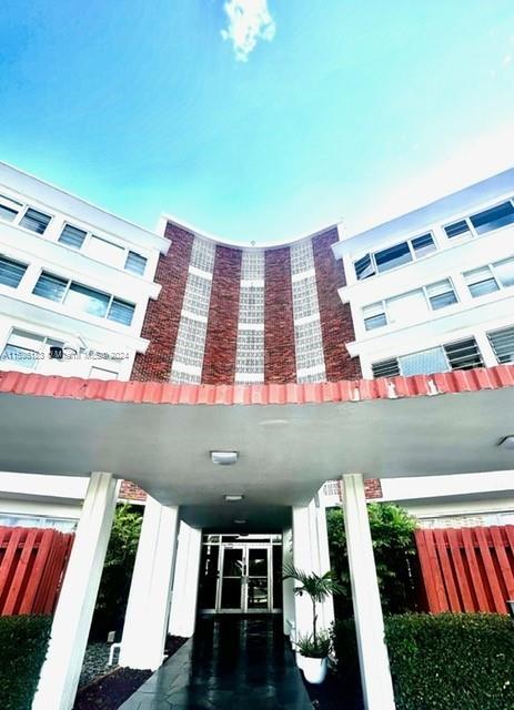 1700 NE 105th St 512, Miami Shores, Florida 33138, 2 Bedrooms Bedrooms, ,2 BathroomsBathrooms,Residentiallease,For Rent,1700 NE 105th St 512,A11536123