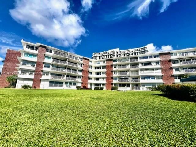 1700 NE 105th St 512, Miami Shores, Florida 33138, 2 Bedrooms Bedrooms, ,2 BathroomsBathrooms,Residentiallease,For Rent,1700 NE 105th St 512,A11536123