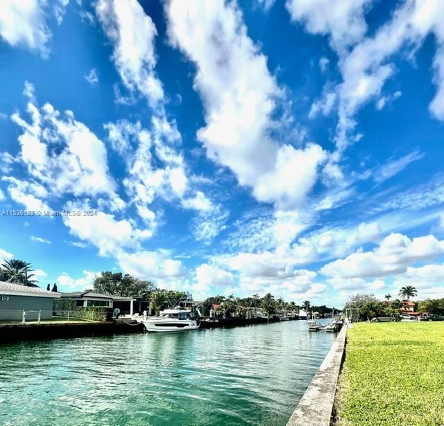 1700 NE 105th St 512, Miami Shores, Florida 33138, 2 Bedrooms Bedrooms, ,2 BathroomsBathrooms,Residentiallease,For Rent,1700 NE 105th St 512,A11536123