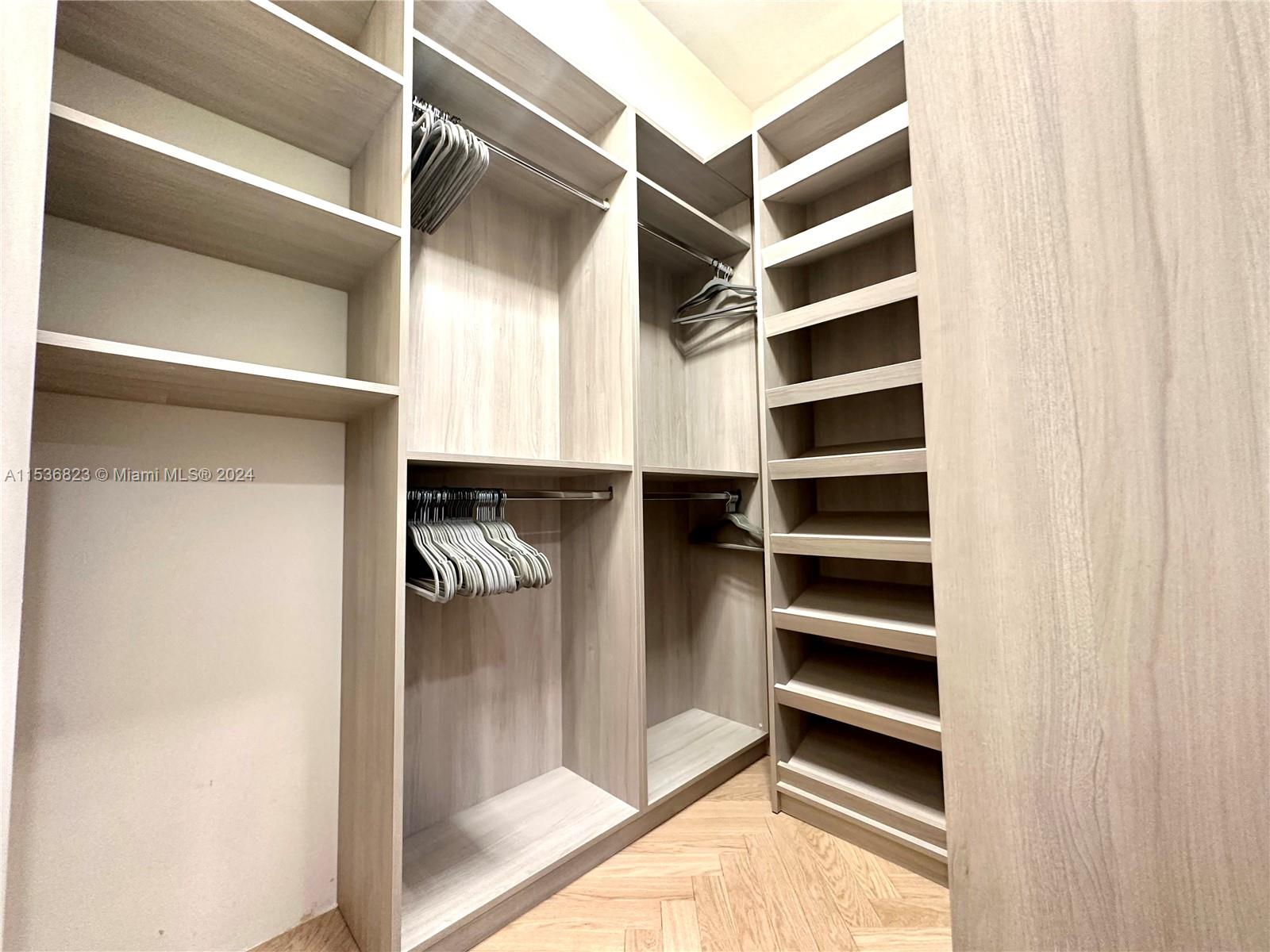 3330 NE 190th St 917, Aventura, Florida 33180, 2 Bedrooms Bedrooms, ,2 BathroomsBathrooms,Residentiallease,For Rent,3330 NE 190th St 917,A11536823