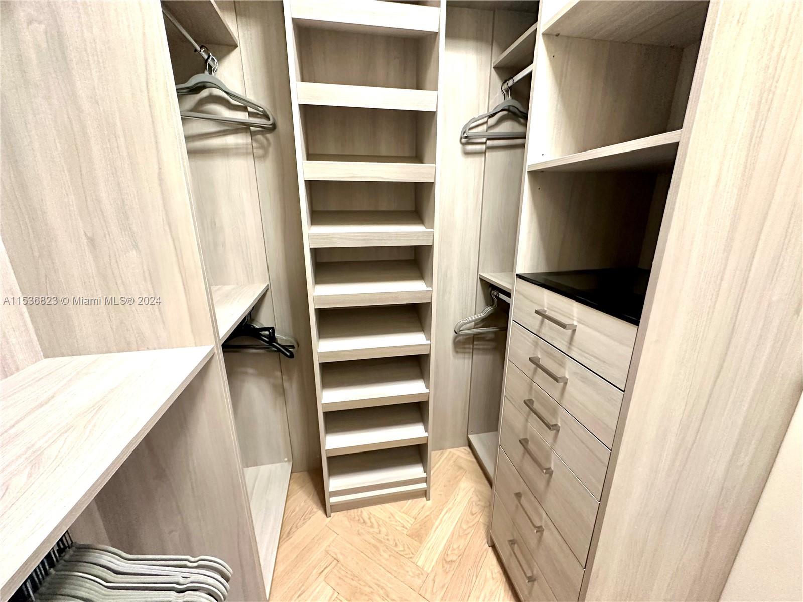 3330 NE 190th St 917, Aventura, Florida 33180, 2 Bedrooms Bedrooms, ,2 BathroomsBathrooms,Residentiallease,For Rent,3330 NE 190th St 917,A11536823