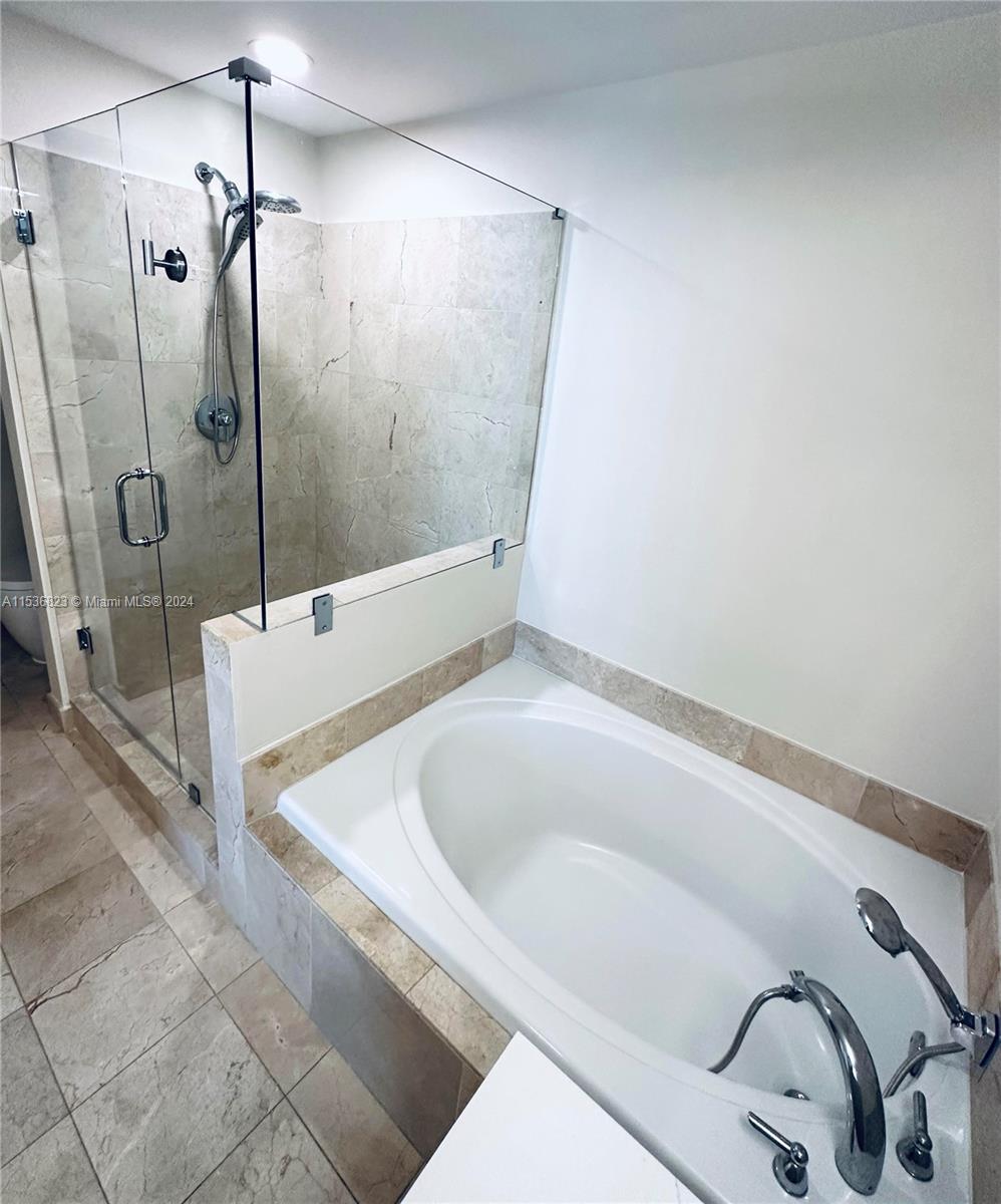 3330 NE 190th St 917, Aventura, Florida 33180, 2 Bedrooms Bedrooms, ,2 BathroomsBathrooms,Residentiallease,For Rent,3330 NE 190th St 917,A11536823