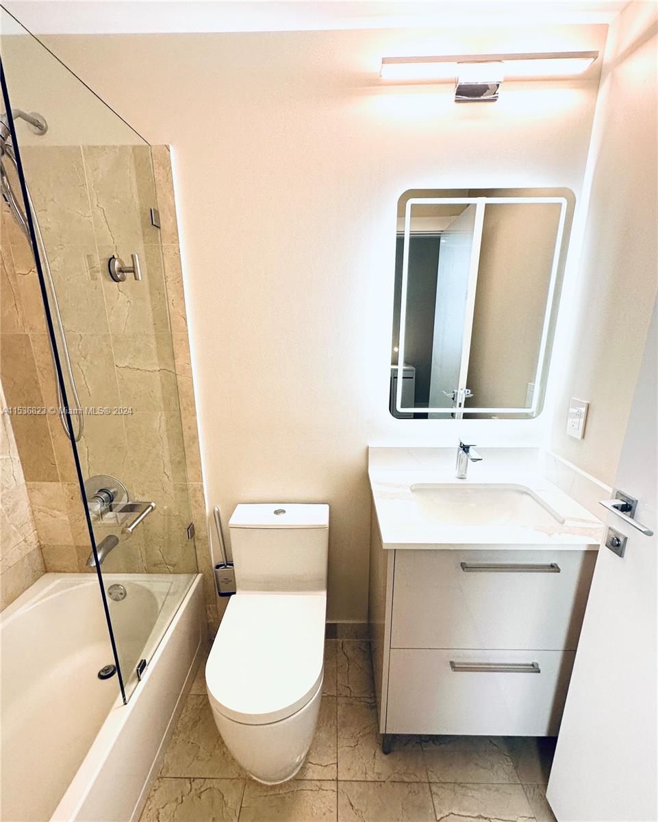 3330 NE 190th St 917, Aventura, Florida 33180, 2 Bedrooms Bedrooms, ,2 BathroomsBathrooms,Residentiallease,For Rent,3330 NE 190th St 917,A11536823