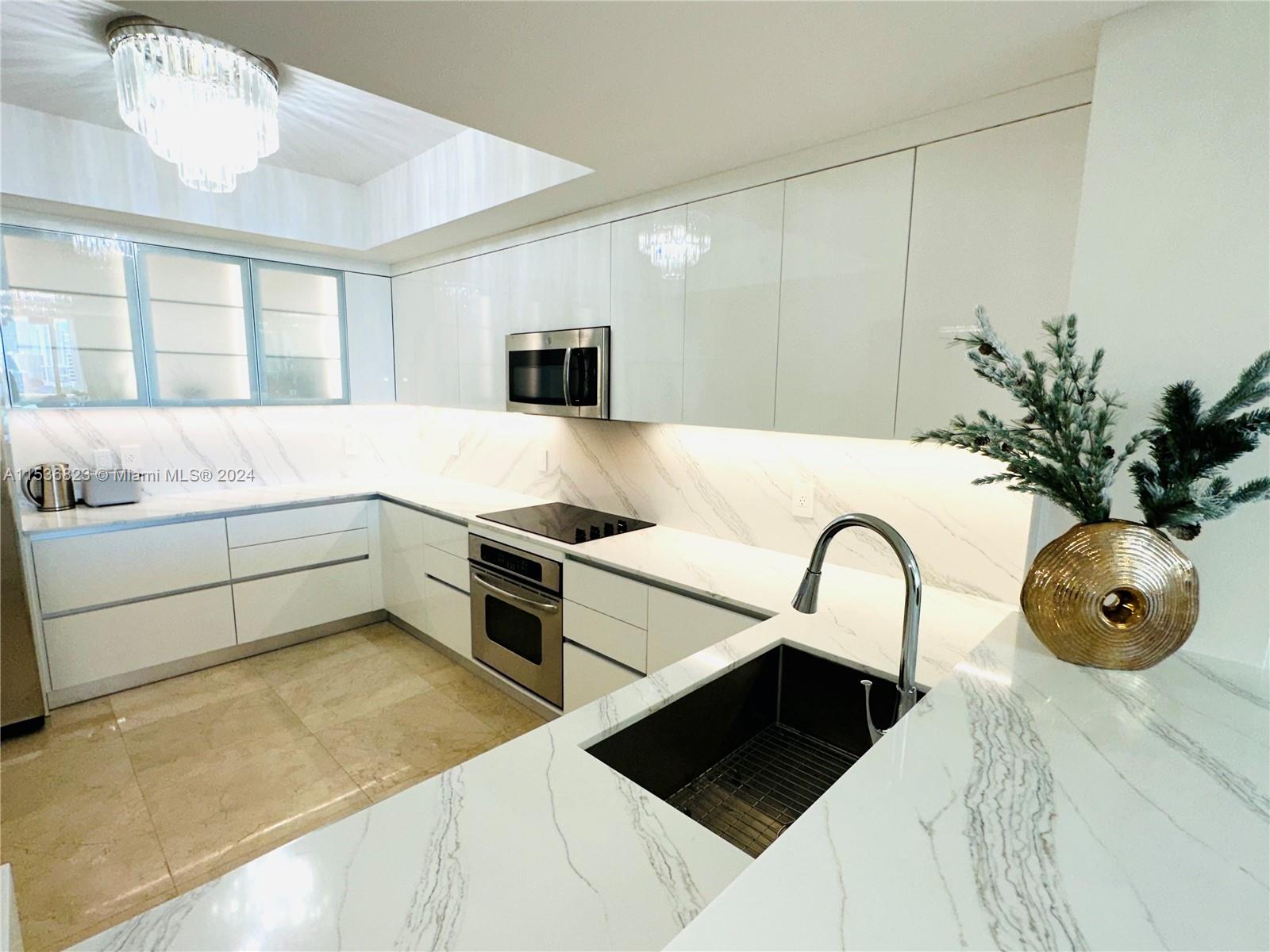 3330 NE 190th St 917, Aventura, Florida 33180, 2 Bedrooms Bedrooms, ,2 BathroomsBathrooms,Residentiallease,For Rent,3330 NE 190th St 917,A11536823