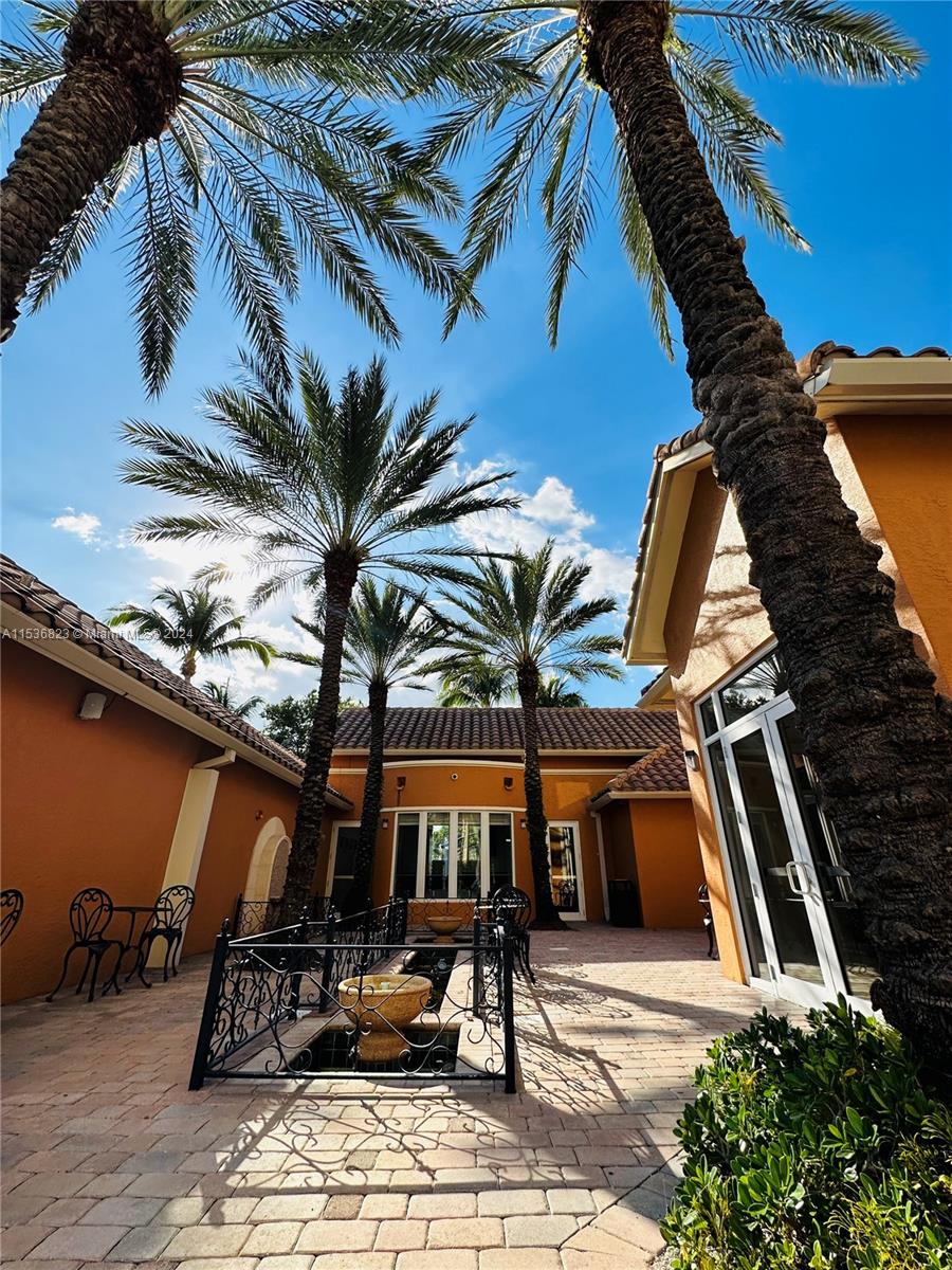 3330 NE 190th St 917, Aventura, Florida 33180, 2 Bedrooms Bedrooms, ,2 BathroomsBathrooms,Residentiallease,For Rent,3330 NE 190th St 917,A11536823