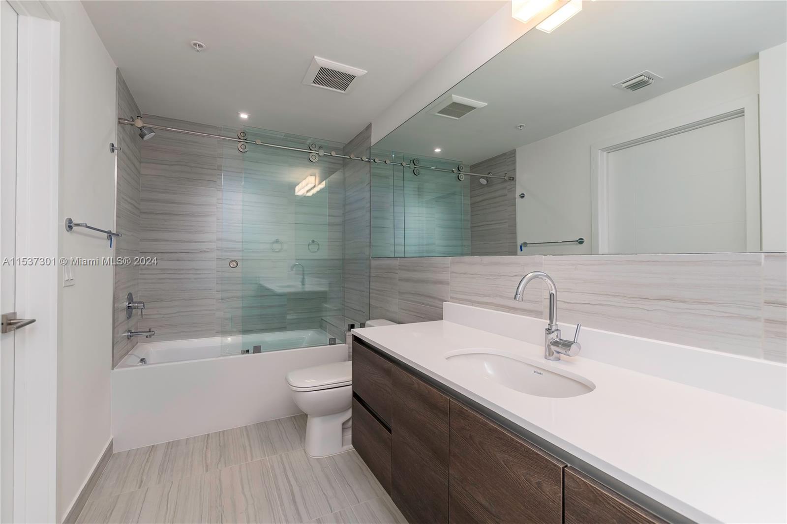 301 Altara Ave 734, Coral Gables, Florida 33146, 3 Bedrooms Bedrooms, ,2 BathroomsBathrooms,Residential,For Sale,301 Altara Ave 734,A11537301