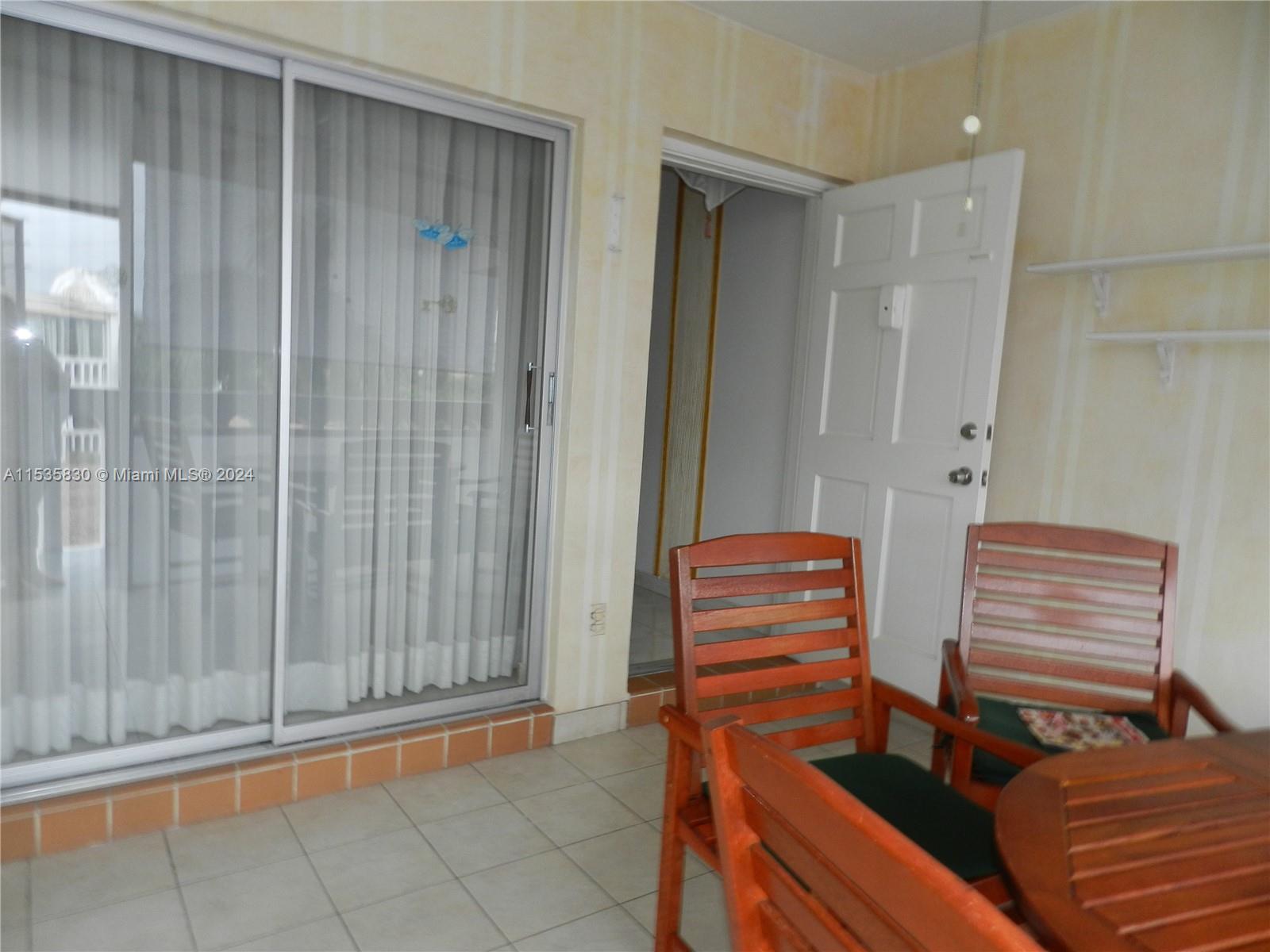 201 NE 14th Ave 2C, Hallandale Beach, Florida 33009, 1 Bedroom Bedrooms, ,1 BathroomBathrooms,Residentiallease,For Rent,201 NE 14th Ave 2C,A11535830