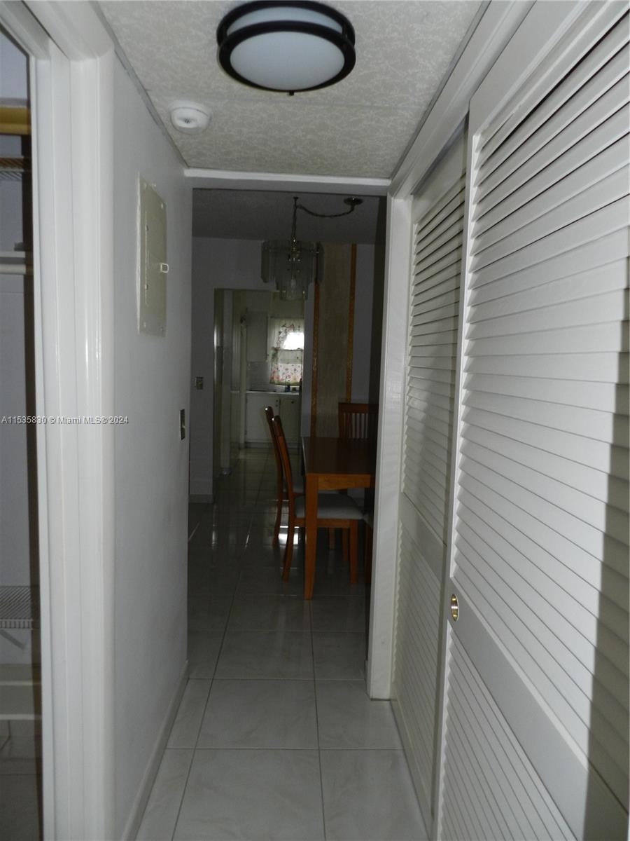 201 NE 14th Ave 2C, Hallandale Beach, Florida 33009, 1 Bedroom Bedrooms, ,1 BathroomBathrooms,Residentiallease,For Rent,201 NE 14th Ave 2C,A11535830