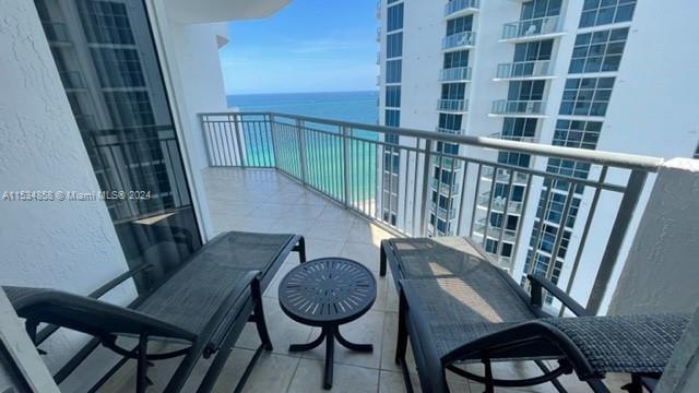 17375 Collins Ave, Sunny Isles Beach, FL, 33160 United States, 1 Bedroom Bedrooms, ,1 BathroomBathrooms,Residential,For Sale,Collins Ave,A11534858