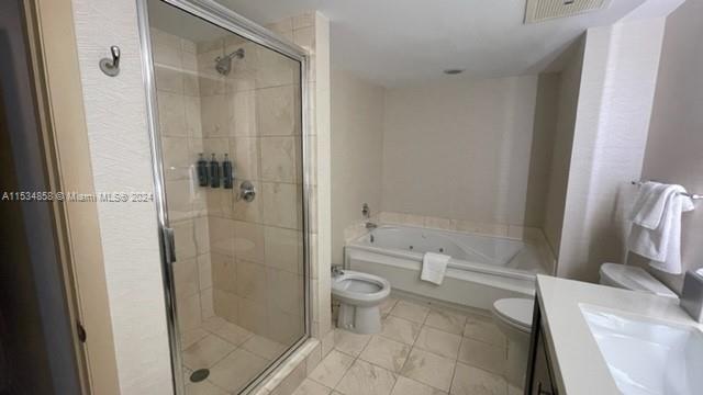 17375 Collins Ave, Sunny Isles Beach, FL, 33160 United States, 1 Bedroom Bedrooms, ,1 BathroomBathrooms,Residential,For Sale,Collins Ave,A11534858