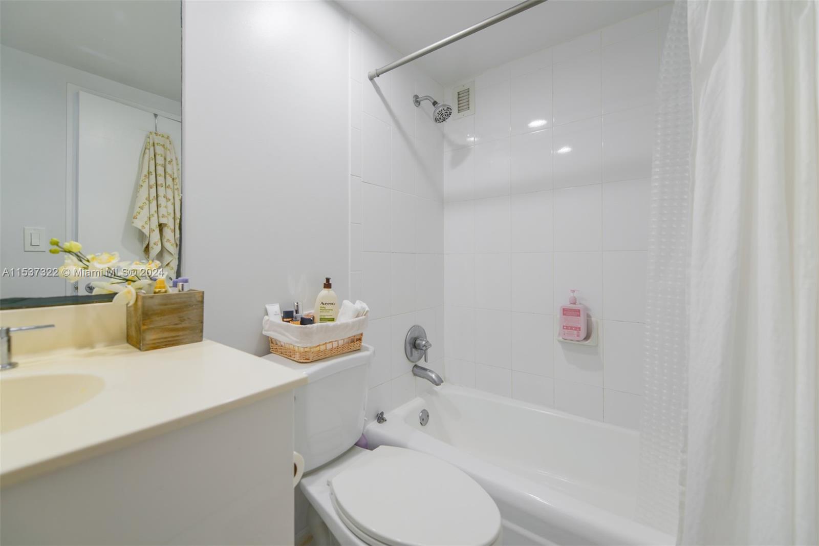 3001 S Ocean Dr 1117, Hollywood, Florida 33019, 1 Bedroom Bedrooms, ,1 BathroomBathrooms,Residential,For Sale,3001 S Ocean Dr 1117,A11537322