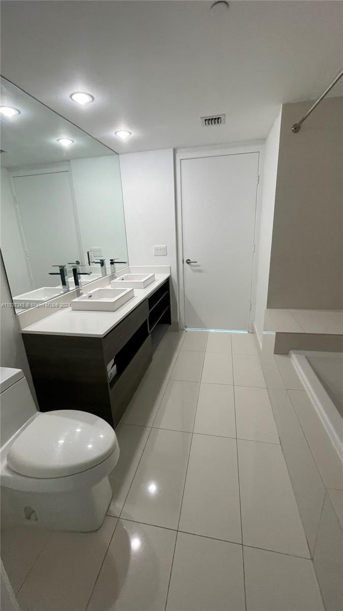 1100 S Miami Ave 1703, Miami, Florida 33130, 1 Bedroom Bedrooms, ,1 BathroomBathrooms,Residentiallease,For Rent,1100 S Miami Ave 1703,A11537343