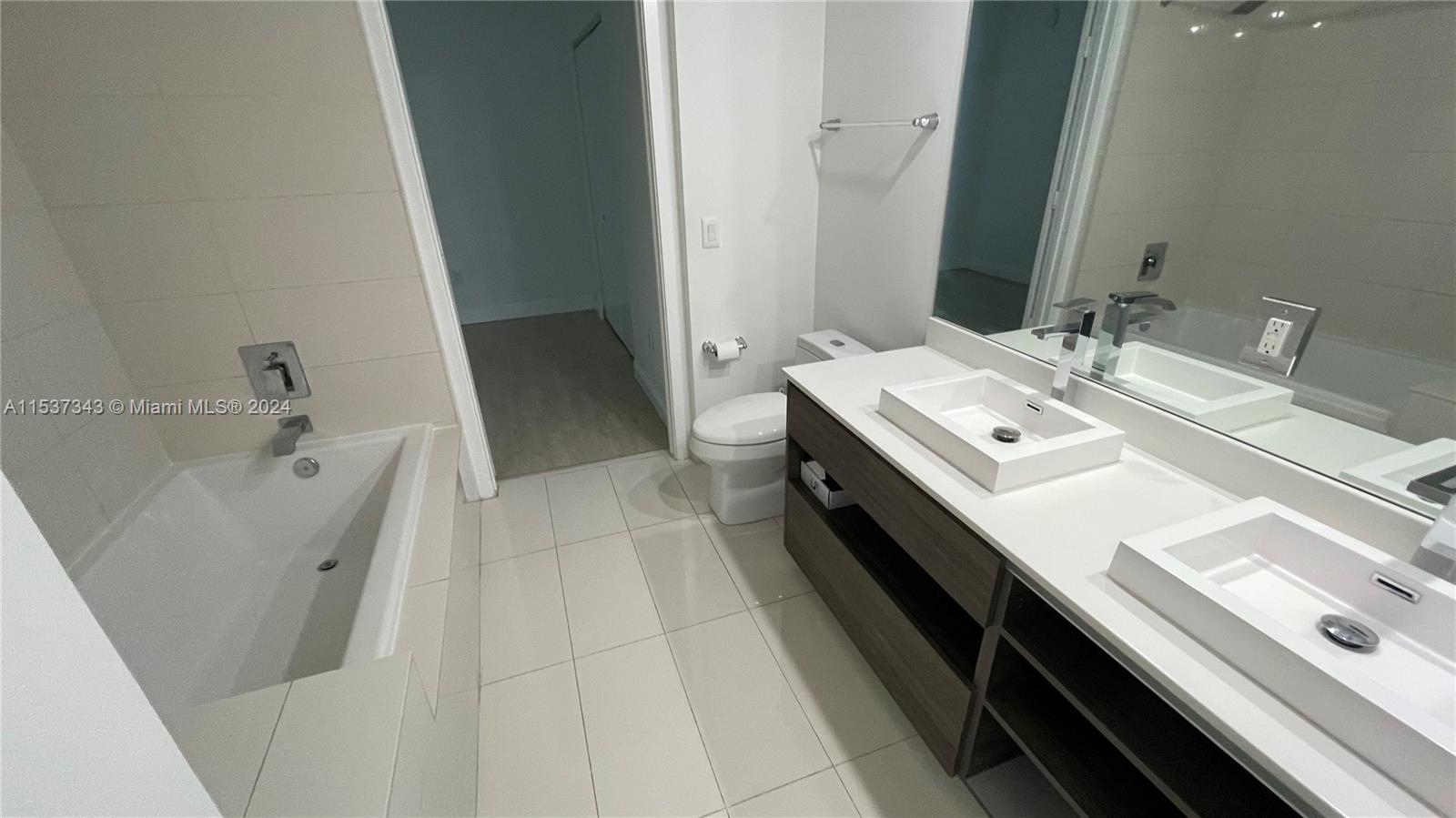 1100 S Miami Ave 1703, Miami, Florida 33130, 1 Bedroom Bedrooms, ,1 BathroomBathrooms,Residentiallease,For Rent,1100 S Miami Ave 1703,A11537343