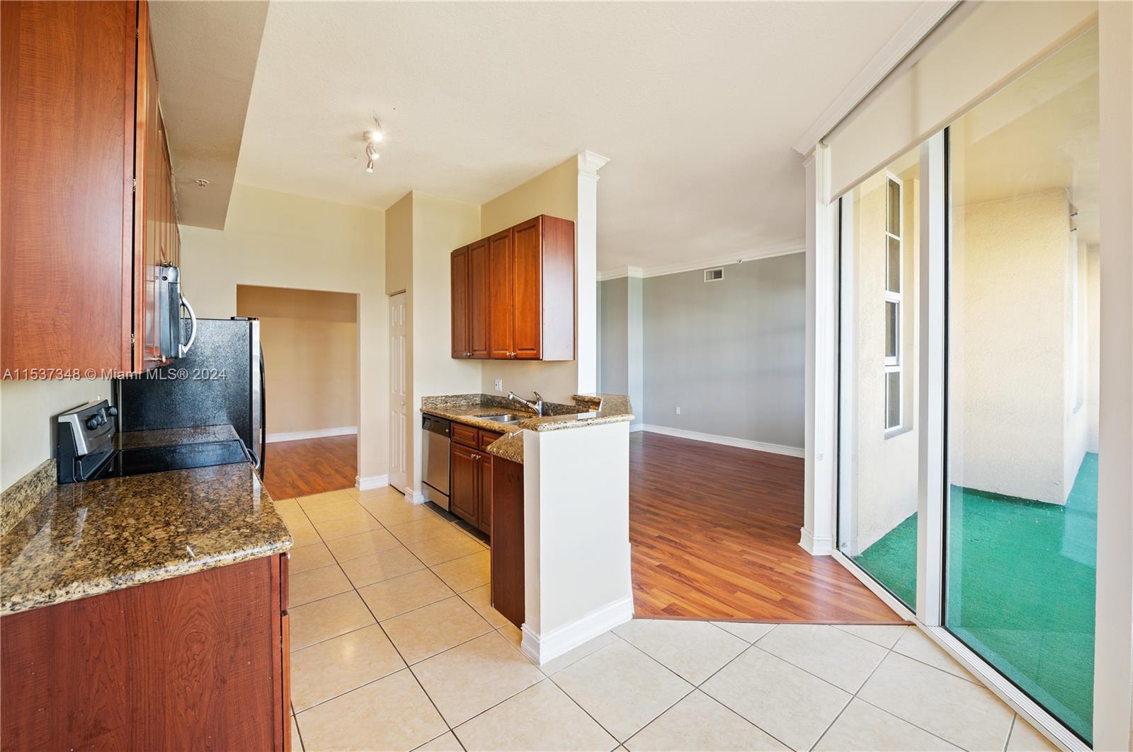 3001 NE 185th St 615, Aventura, Florida 33180, 2 Bedrooms Bedrooms, ,2 BathroomsBathrooms,Residentiallease,For Rent,3001 NE 185th St 615,A11537348