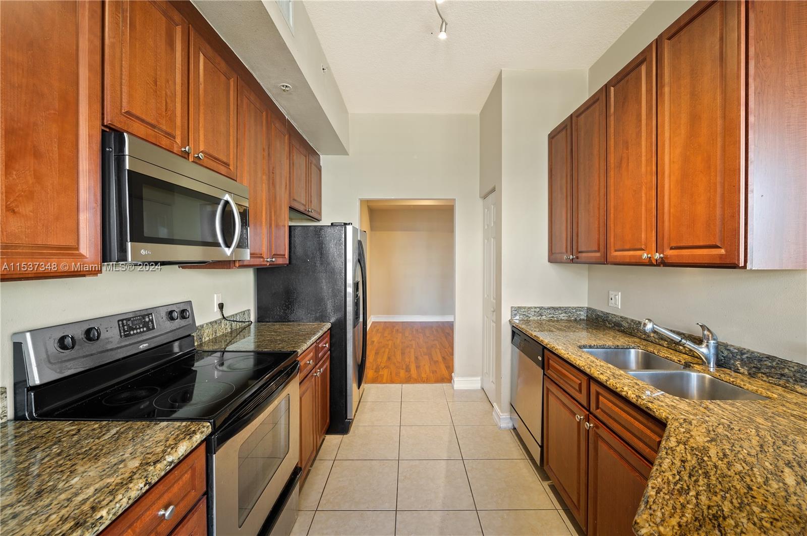 3001 NE 185th St 615, Aventura, Florida 33180, 2 Bedrooms Bedrooms, ,2 BathroomsBathrooms,Residentiallease,For Rent,3001 NE 185th St 615,A11537348