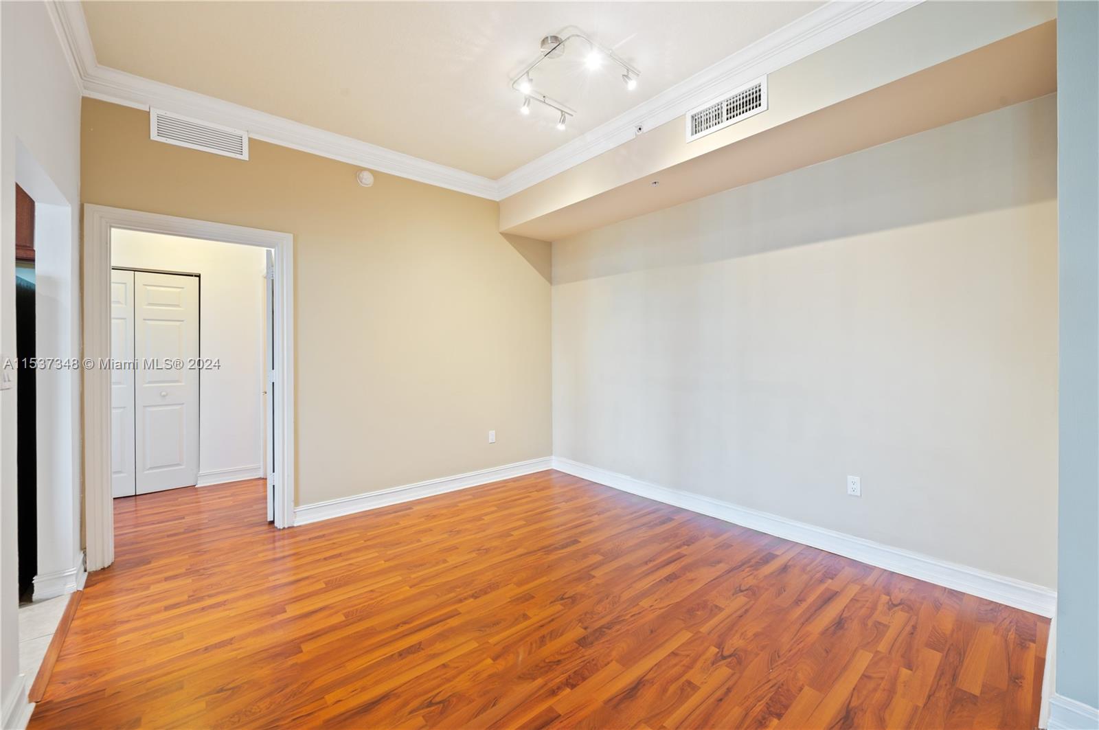 3001 NE 185th St 615, Aventura, Florida 33180, 2 Bedrooms Bedrooms, ,2 BathroomsBathrooms,Residentiallease,For Rent,3001 NE 185th St 615,A11537348