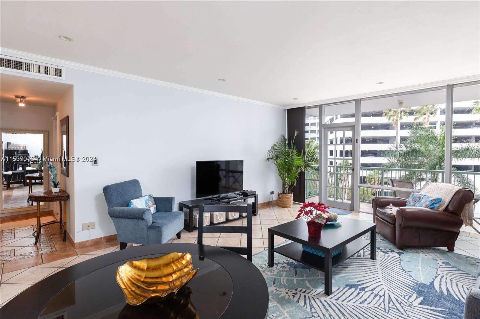 1408 Brickell Bay Dr 517, Miami, Florida 33131, 1 Bedroom Bedrooms, ,1 BathroomBathrooms,Residential,For Sale,1408 Brickell Bay Dr 517,A11537076