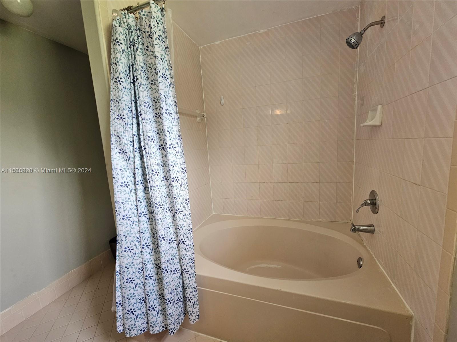 Roman Tub Primary Suite