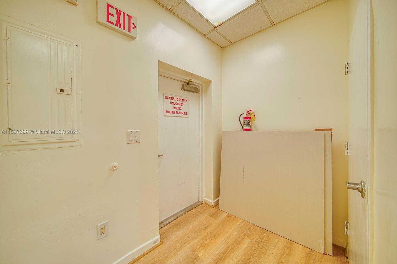 Bobba Tea Restaurant & Cafe For Sale on Collin, Miami Beach, Florida 33141, ,Businessopportunity,For Sale,Bobba Tea Restaurant & Cafe For Sale on Collin,A11537399