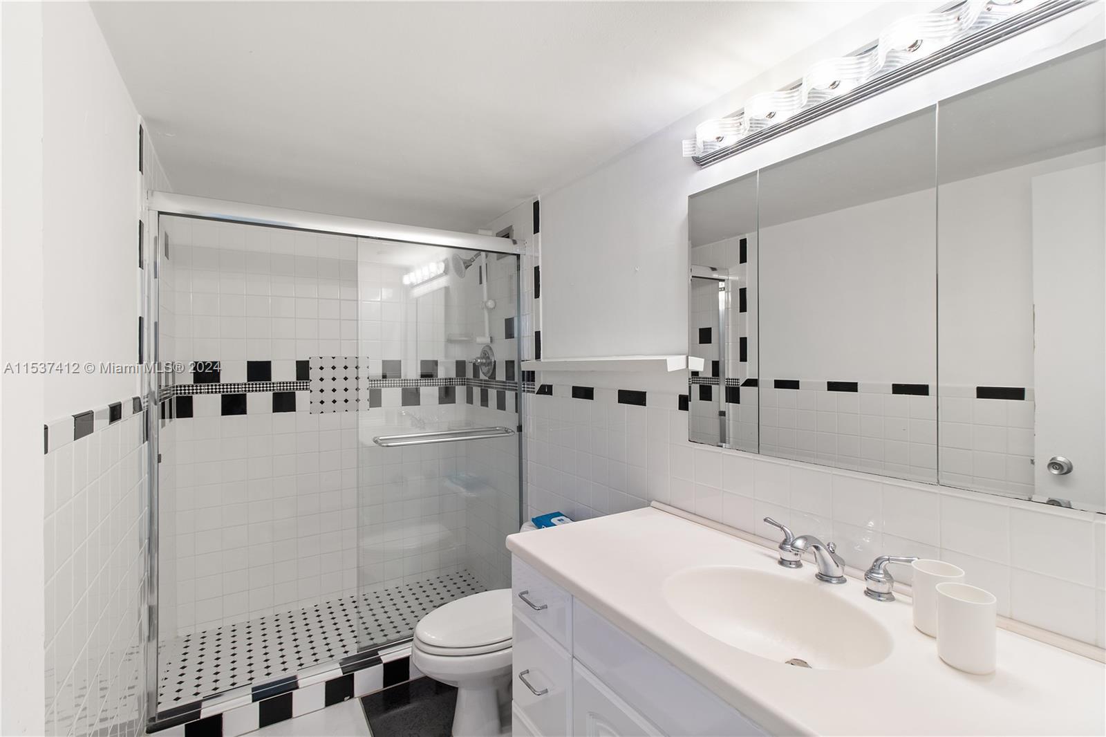 5151 Collins Ave 324, Miami Beach, Florida 33140, 2 Bedrooms Bedrooms, ,2 BathroomsBathrooms,Residential,For Sale,5151 Collins Ave 324,A11537412