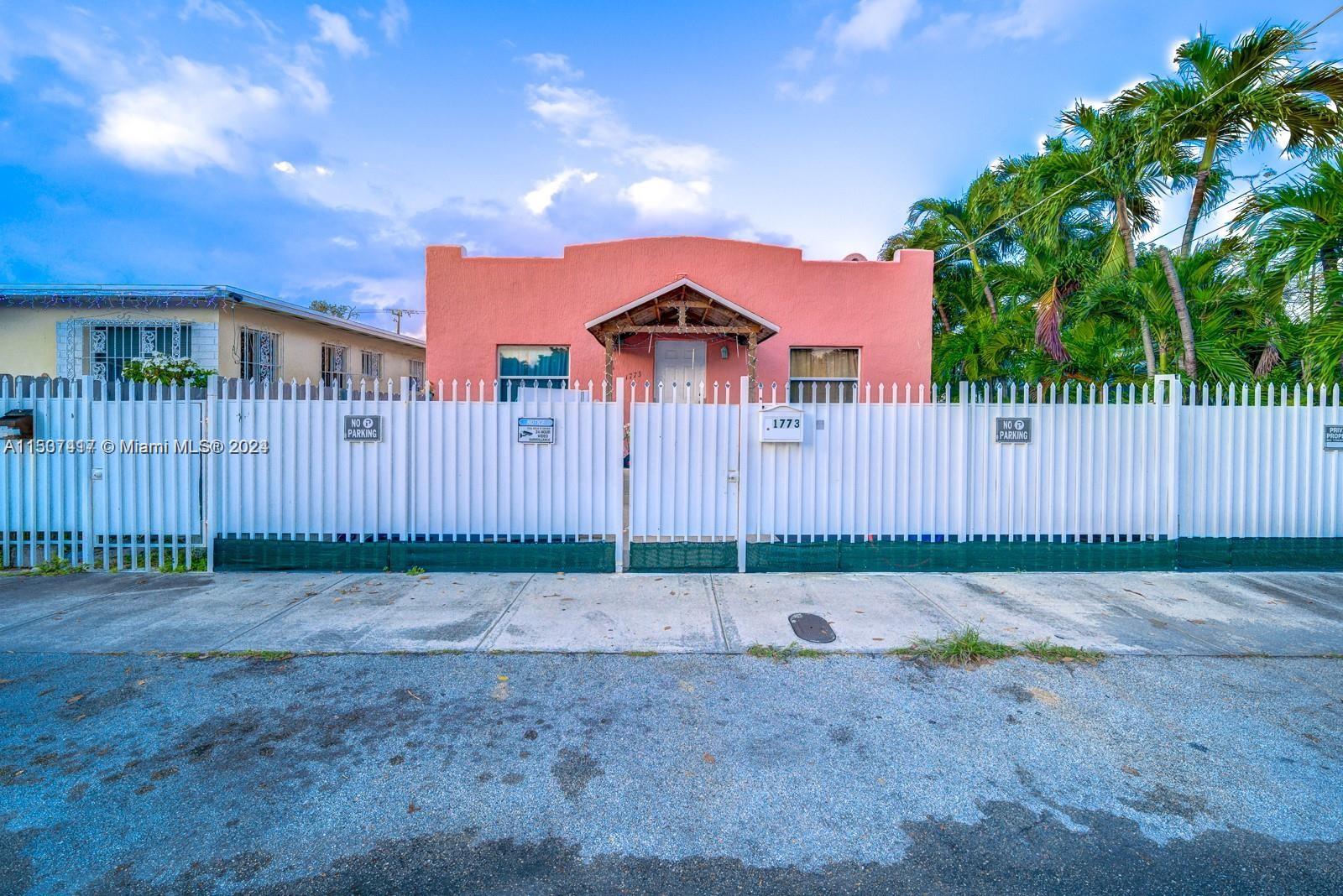 1773 NW 19th St FRONT, Miami, Florida 33125, 2 Bedrooms Bedrooms, ,1 BathroomBathrooms,Residentiallease,For Rent,1773 NW 19th St FRONT,A11537417
