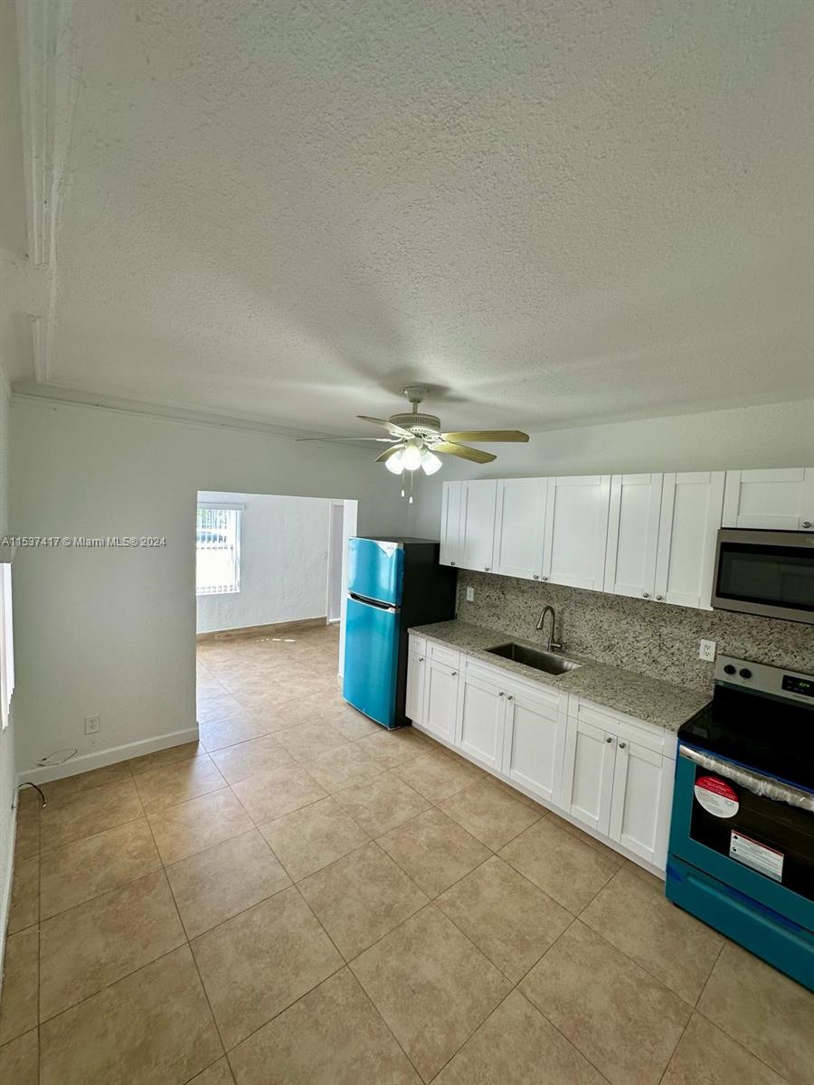 1773 NW 19th St FRONT, Miami, Florida 33125, 2 Bedrooms Bedrooms, ,1 BathroomBathrooms,Residentiallease,For Rent,1773 NW 19th St FRONT,A11537417