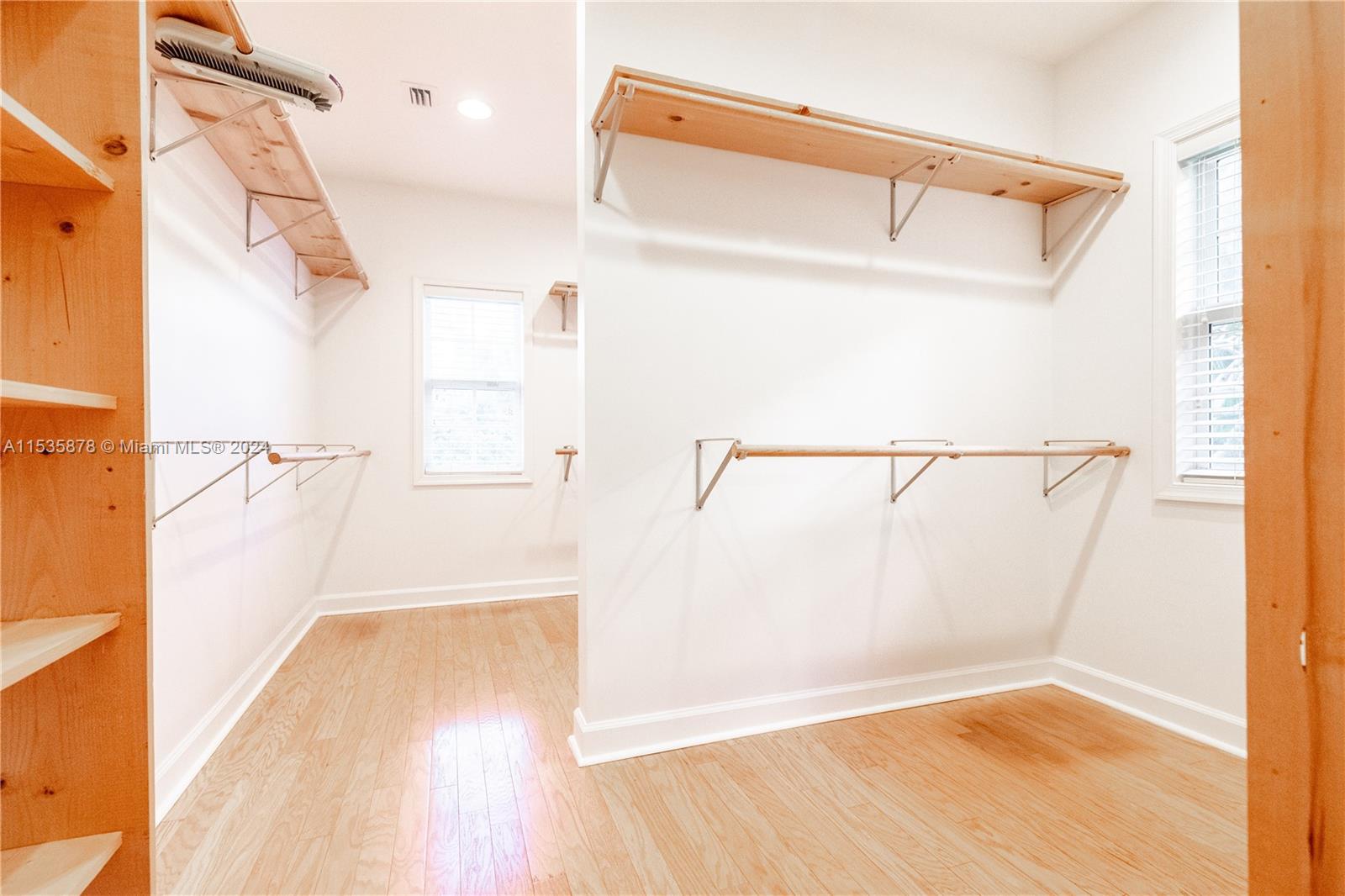 4311 Monserrate St, Coral Gables, Florida 33146, 4 Bedrooms Bedrooms, ,3 BathroomsBathrooms,Residentiallease,For Rent,4311 Monserrate St,A11535878