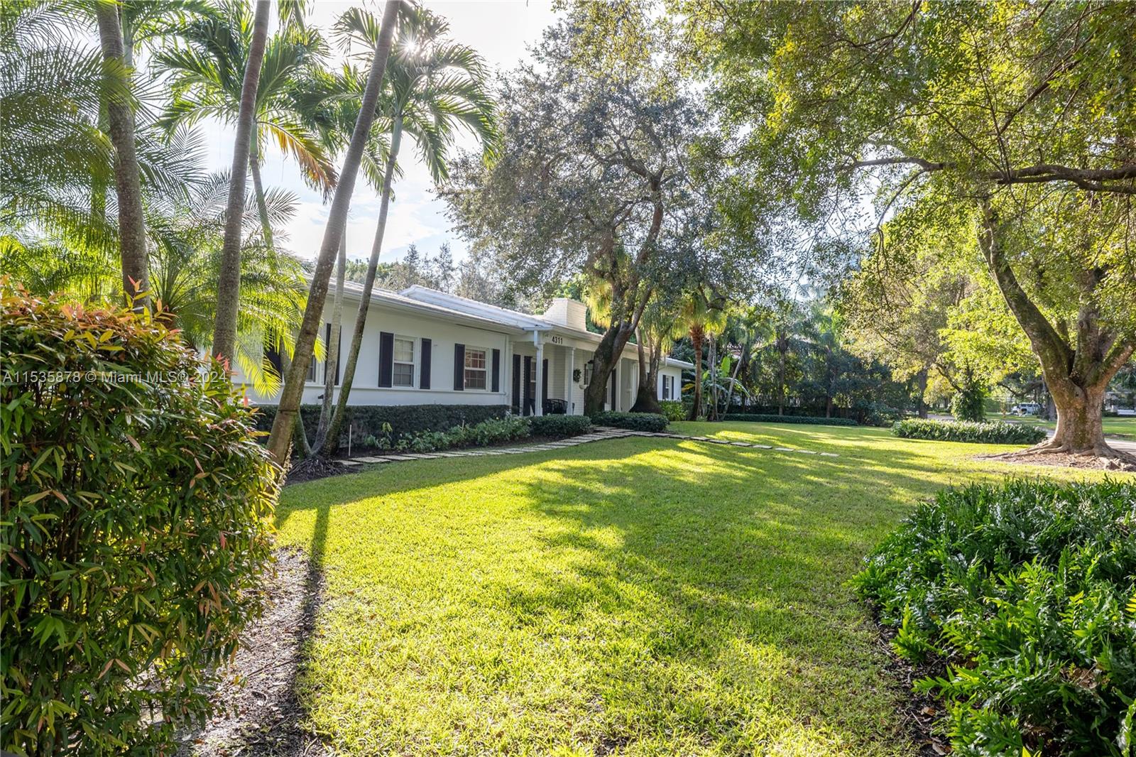 4311 Monserrate St, Coral Gables, Florida 33146, 4 Bedrooms Bedrooms, ,3 BathroomsBathrooms,Residentiallease,For Rent,4311 Monserrate St,A11535878