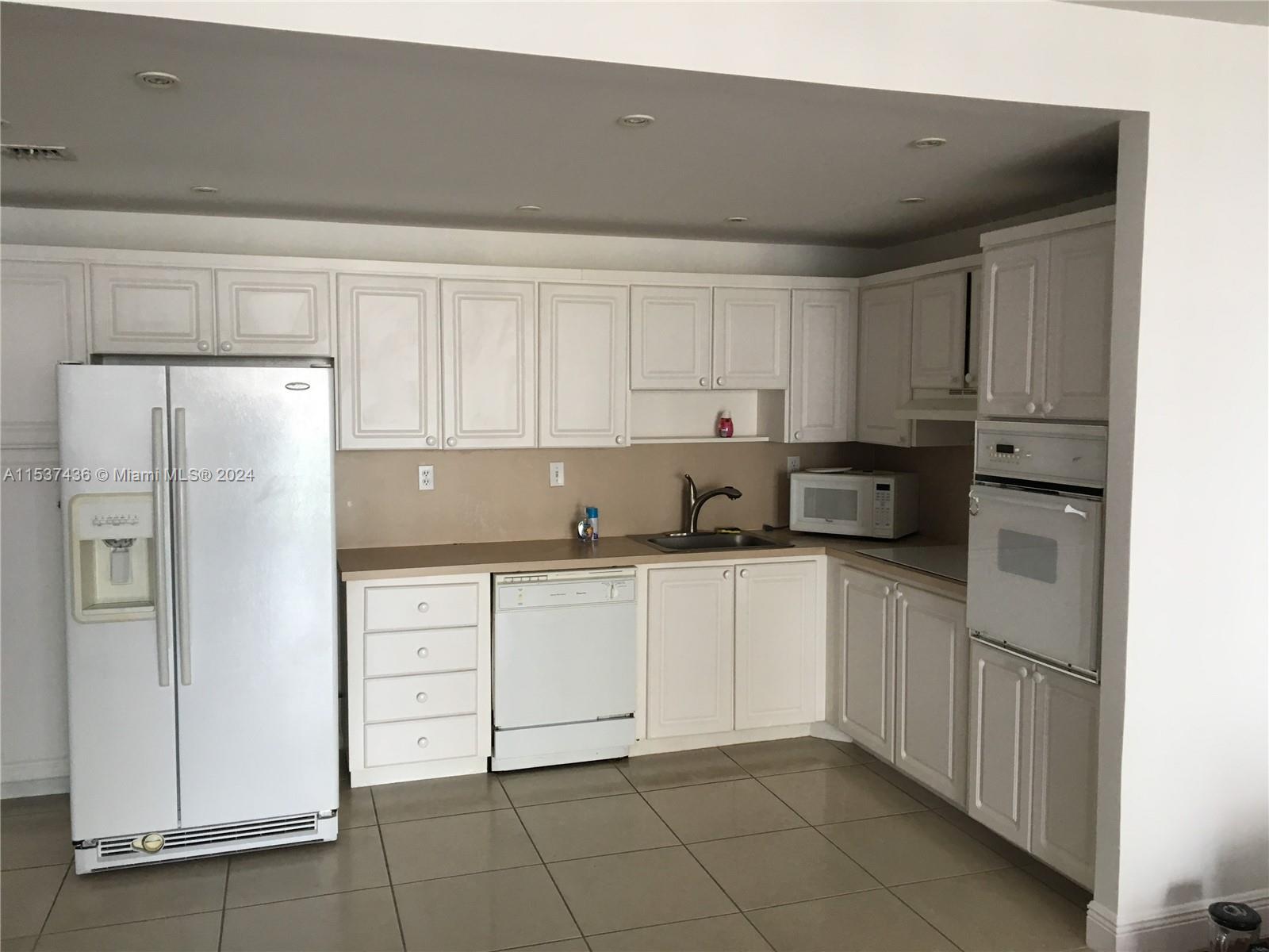 19390 Collins Ave 1423, Sunny Isles Beach, Florida 33160, 1 Bedroom Bedrooms, ,1 BathroomBathrooms,Residentiallease,For Rent,19390 Collins Ave 1423,A11537436