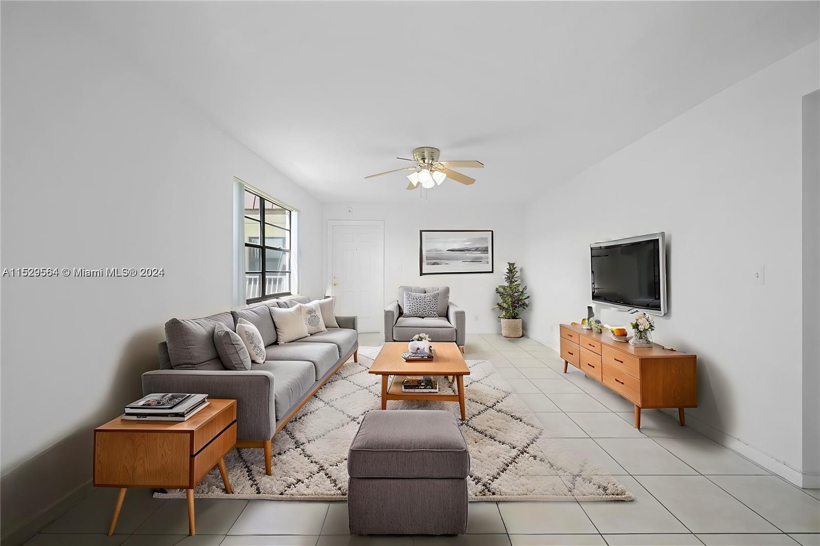 500 NE 2nd St 401, Dania Beach, Florida 33004, 2 Bedrooms Bedrooms, ,2 BathroomsBathrooms,Residentiallease,For Rent,500 NE 2nd St 401,A11529564