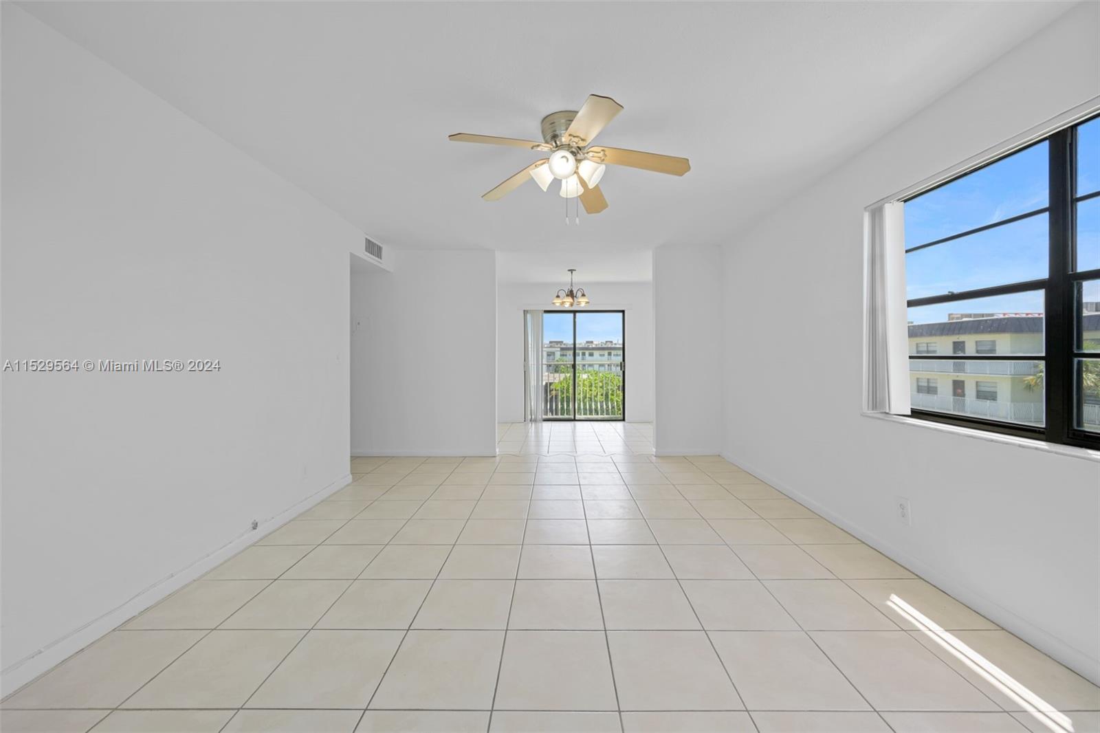 500 NE 2nd St 401, Dania Beach, Florida 33004, 2 Bedrooms Bedrooms, ,2 BathroomsBathrooms,Residentiallease,For Rent,500 NE 2nd St 401,A11529564