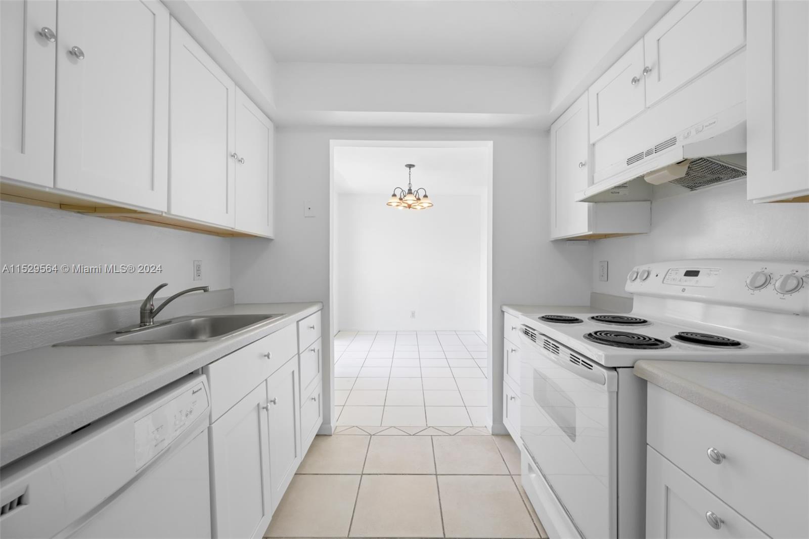 500 NE 2nd St 401, Dania Beach, Florida 33004, 2 Bedrooms Bedrooms, ,2 BathroomsBathrooms,Residentiallease,For Rent,500 NE 2nd St 401,A11529564