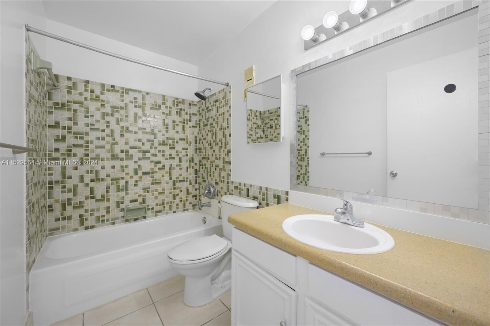 500 NE 2nd St 401, Dania Beach, Florida 33004, 2 Bedrooms Bedrooms, ,2 BathroomsBathrooms,Residentiallease,For Rent,500 NE 2nd St 401,A11529564