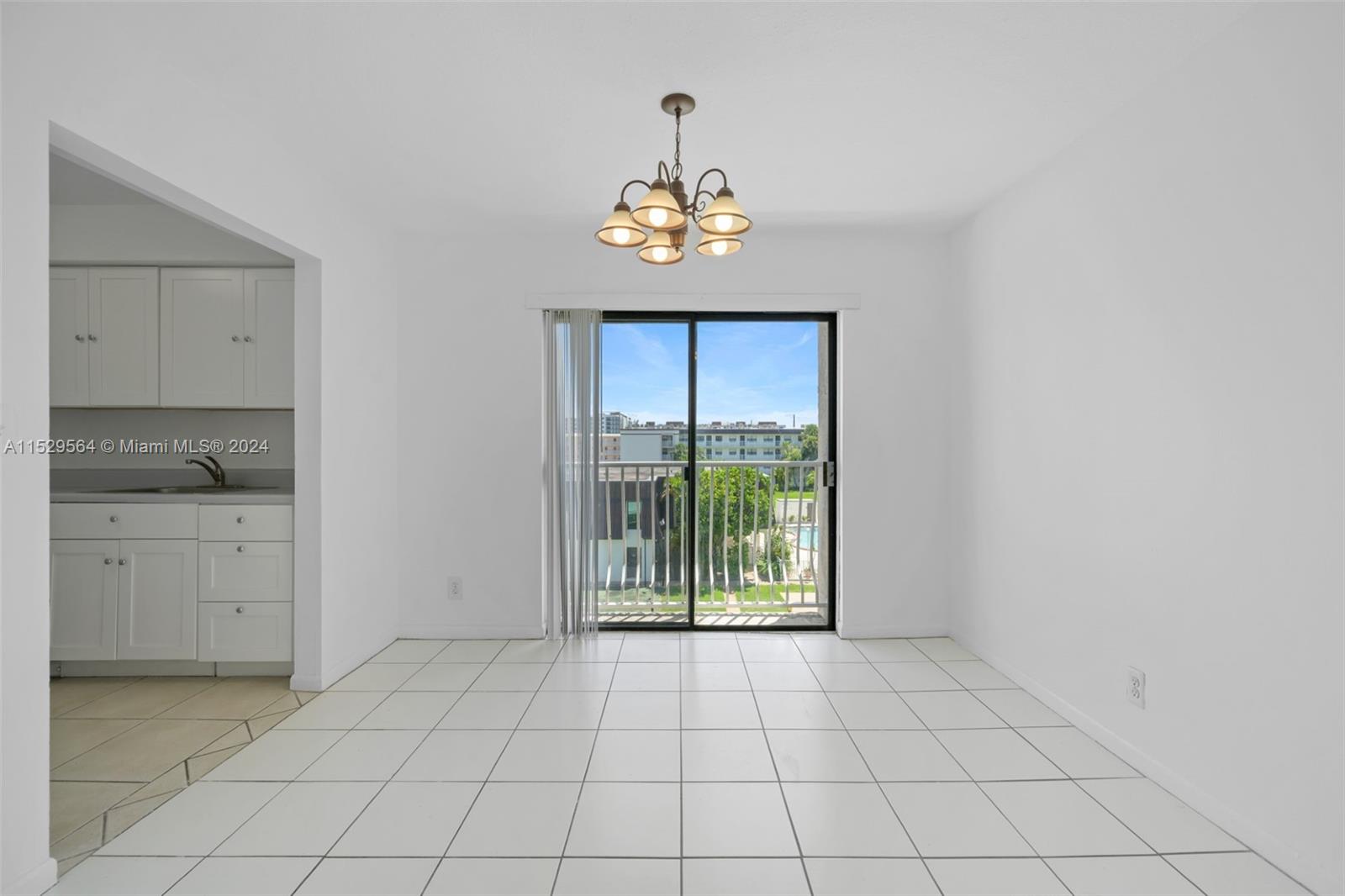 500 NE 2nd St 401, Dania Beach, Florida 33004, 2 Bedrooms Bedrooms, ,2 BathroomsBathrooms,Residentiallease,For Rent,500 NE 2nd St 401,A11529564