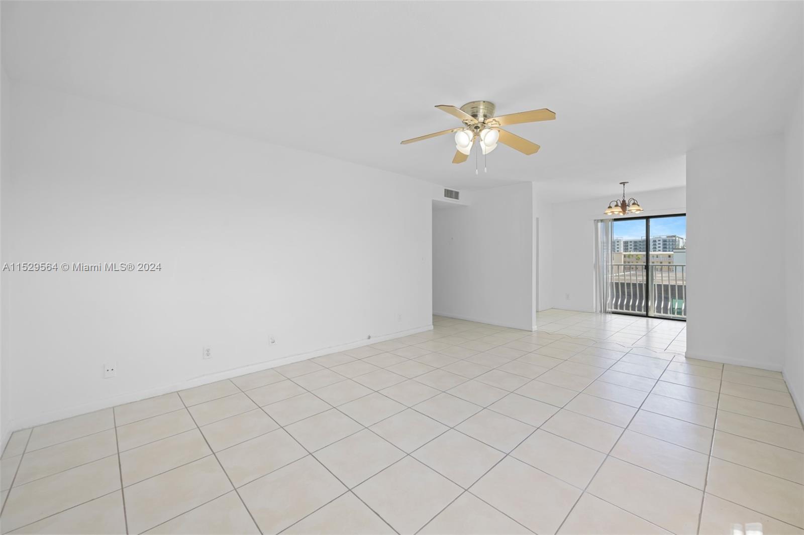 500 NE 2nd St 401, Dania Beach, Florida 33004, 2 Bedrooms Bedrooms, ,2 BathroomsBathrooms,Residentiallease,For Rent,500 NE 2nd St 401,A11529564