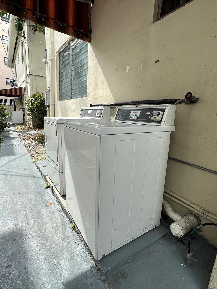 6885 Byron Ave 101, Miami Beach, Florida 33141, 1 Bedroom Bedrooms, ,1 BathroomBathrooms,Residentiallease,For Rent,6885 Byron Ave 101,A11537108