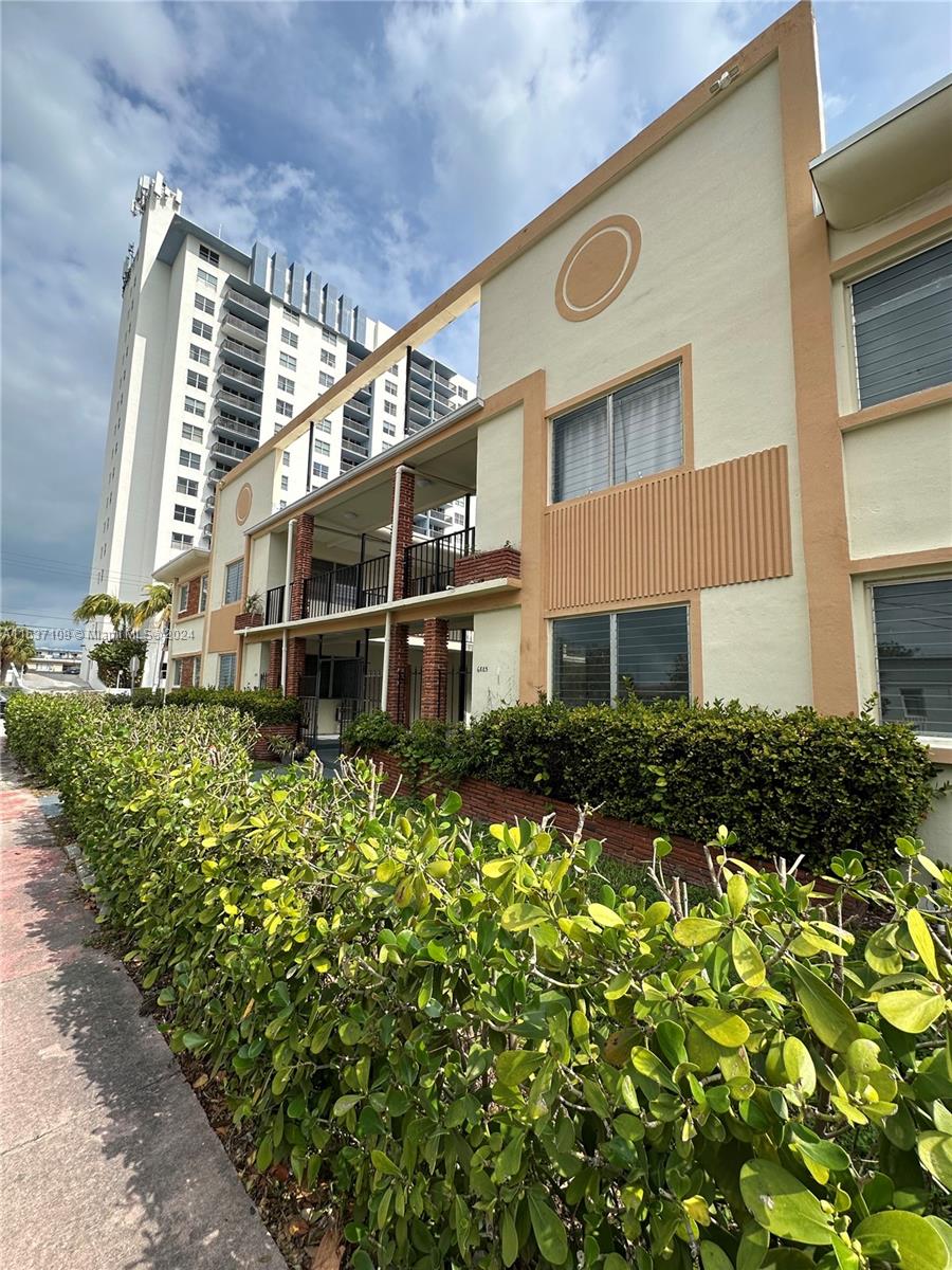6885 Byron Ave 101, Miami Beach, Florida 33141, 1 Bedroom Bedrooms, ,1 BathroomBathrooms,Residentiallease,For Rent,6885 Byron Ave 101,A11537108