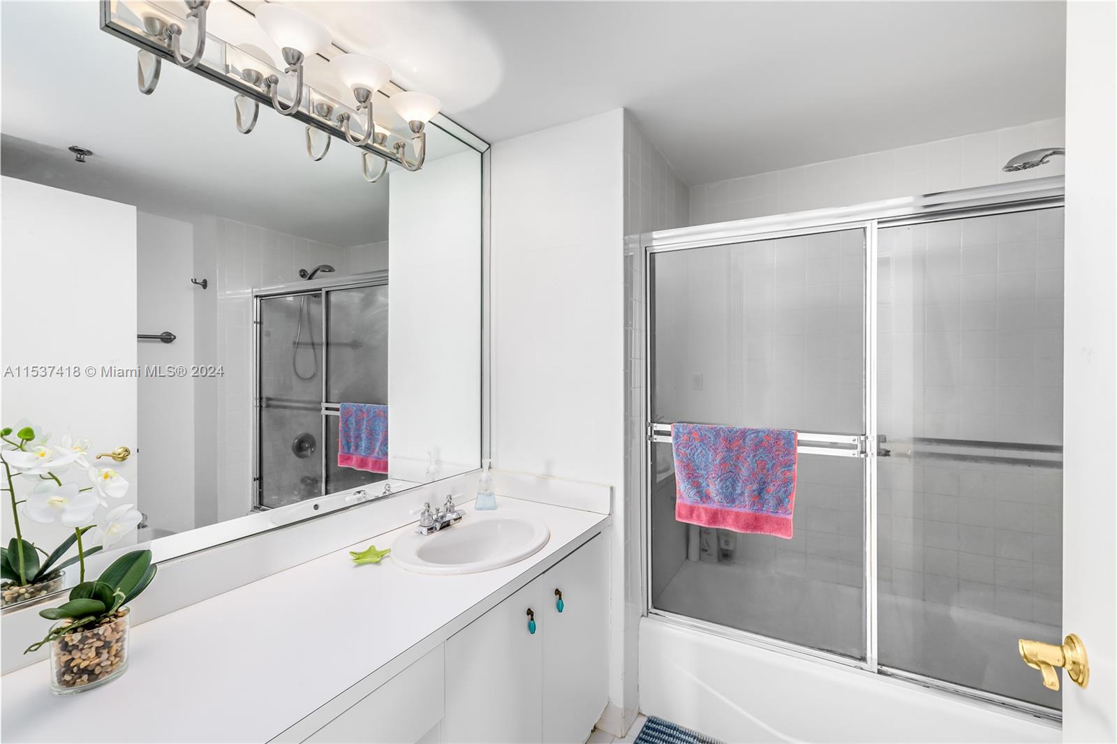 6422 Collins Ave 901, Miami Beach, Florida 33141, 2 Bedrooms Bedrooms, ,2 BathroomsBathrooms,Residential,For Sale,6422 Collins Ave 901,A11537418