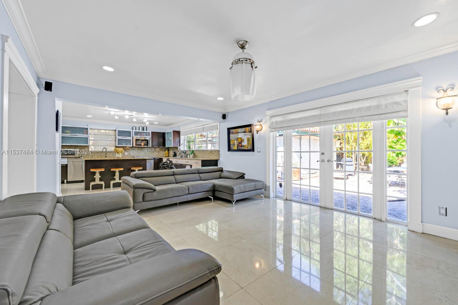 1535 SW 13th St 1535, Miami, Florida 33145, 5 Bedrooms Bedrooms, ,4 BathroomsBathrooms,Residentiallease,For Rent,1535 SW 13th St 1535,A11537484