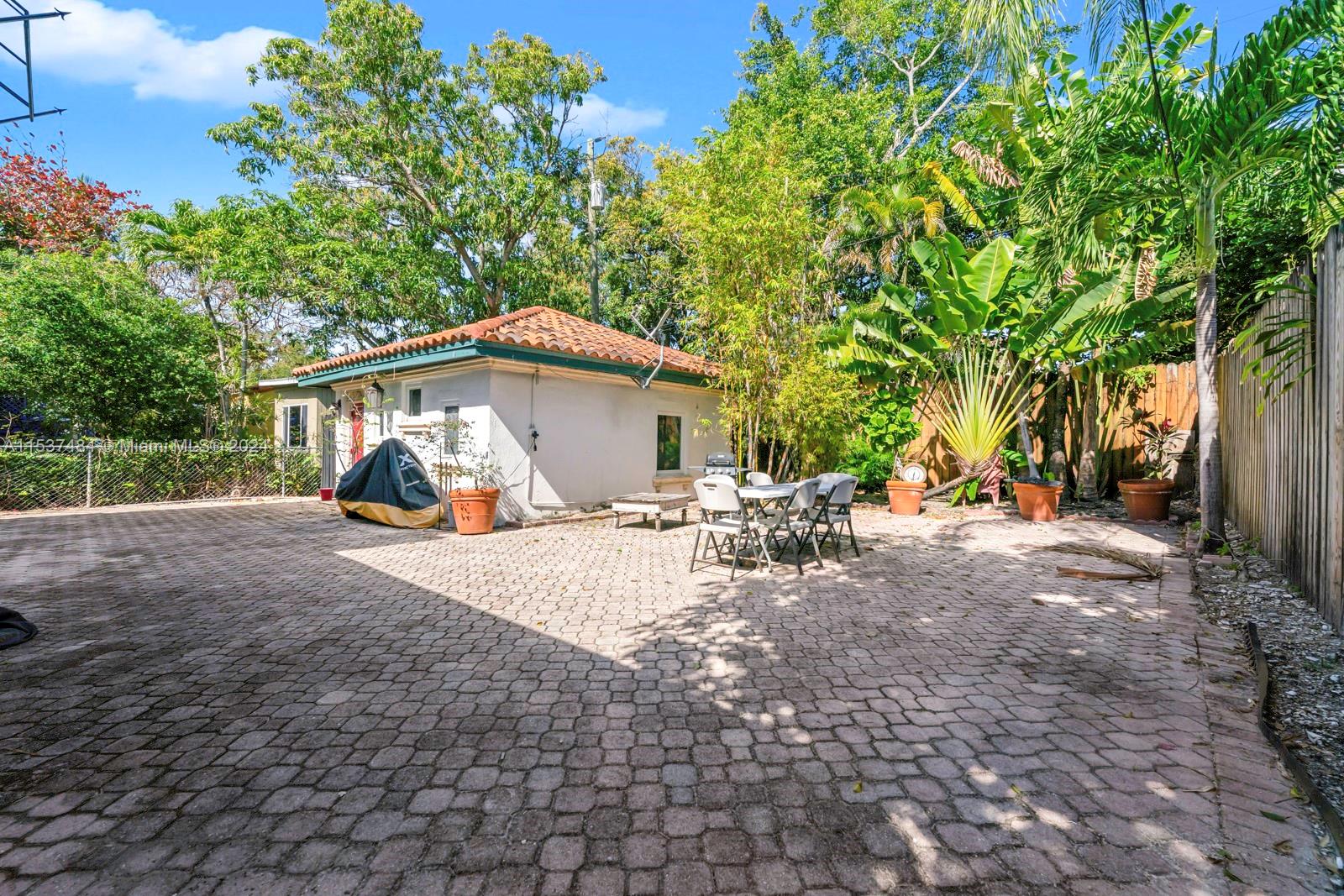 1535 SW 13th St 1535, Miami, Florida 33145, 5 Bedrooms Bedrooms, ,4 BathroomsBathrooms,Residentiallease,For Rent,1535 SW 13th St 1535,A11537484