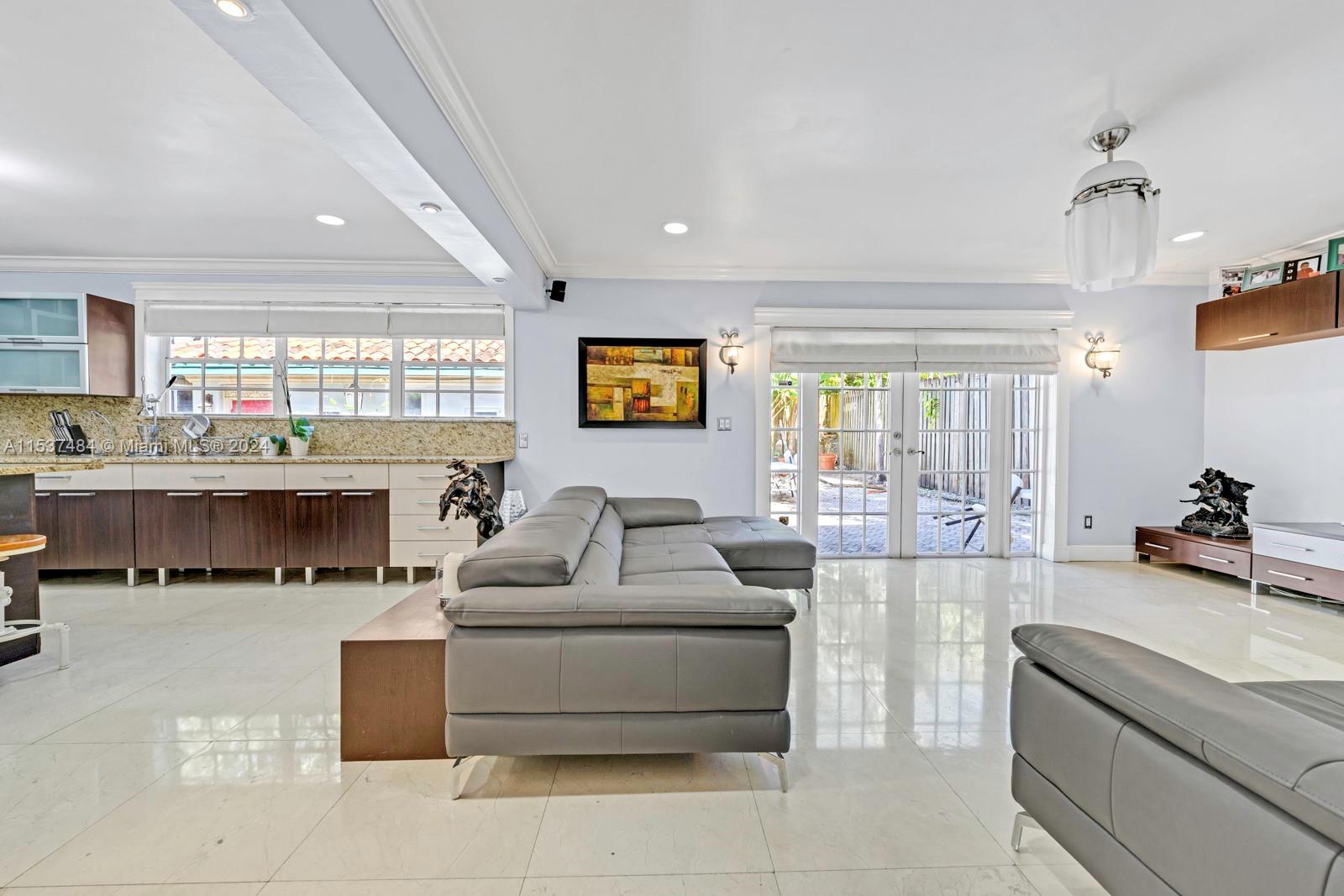 1535 SW 13th St 1535, Miami, Florida 33145, 5 Bedrooms Bedrooms, ,4 BathroomsBathrooms,Residentiallease,For Rent,1535 SW 13th St 1535,A11537484