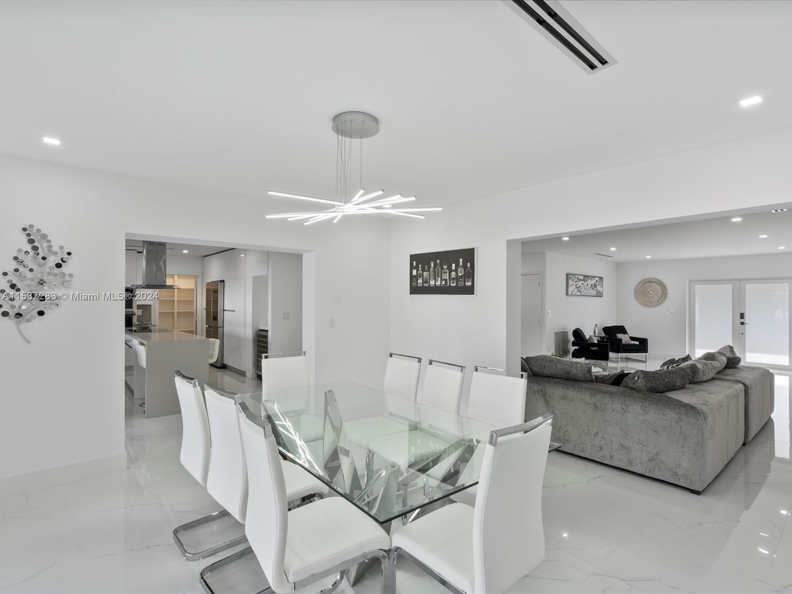 Hollywood, Florida 33021, 4 Bedrooms Bedrooms, ,3 BathroomsBathrooms,Residentiallease,For Rent,A11537283