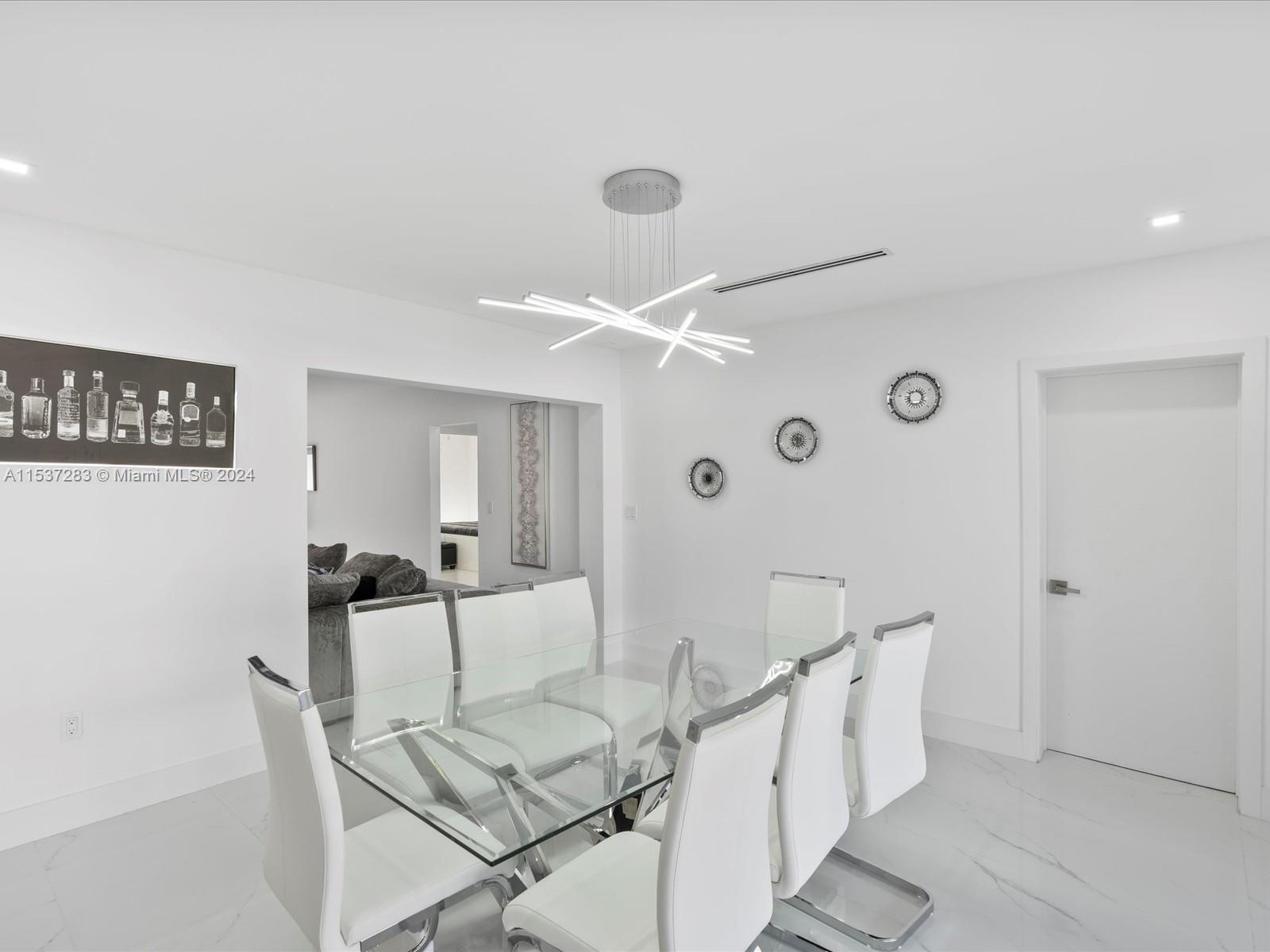 Hollywood, Florida 33021, 4 Bedrooms Bedrooms, ,3 BathroomsBathrooms,Residentiallease,For Rent,A11537283