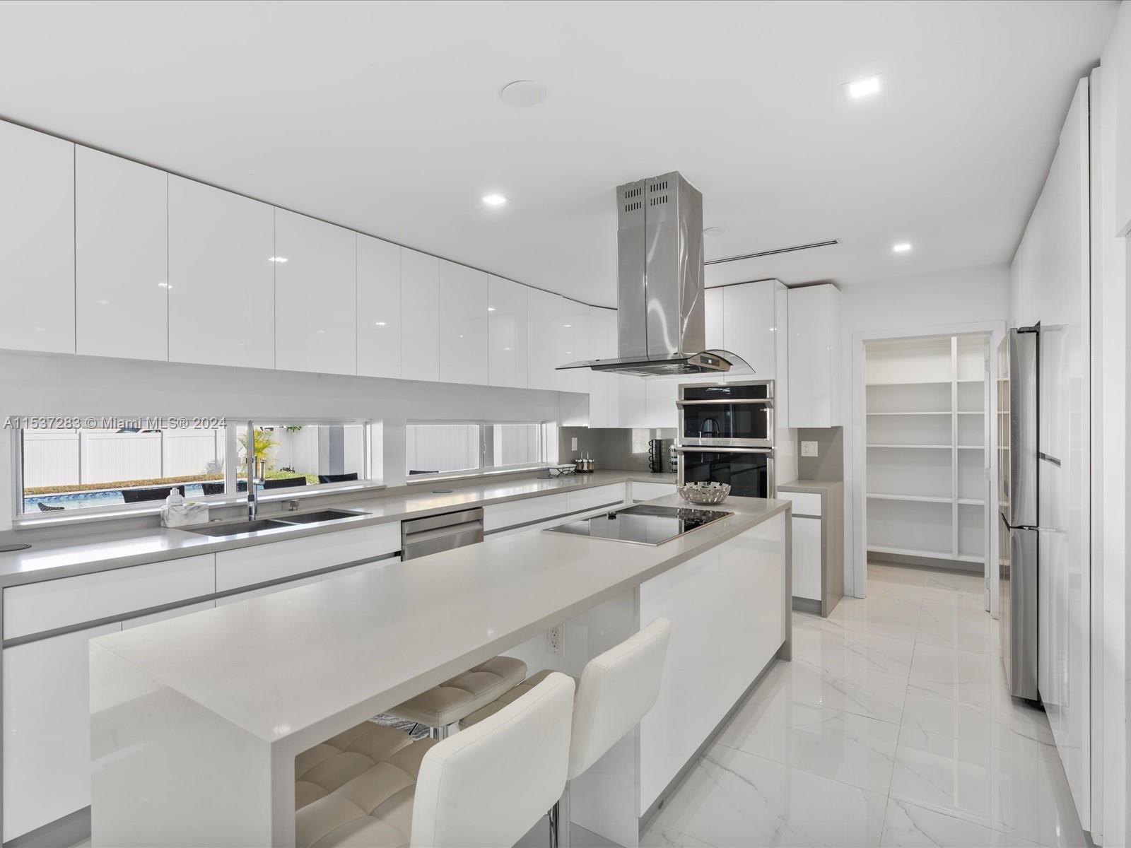 Hollywood, Florida 33021, 4 Bedrooms Bedrooms, ,3 BathroomsBathrooms,Residentiallease,For Rent,A11537283